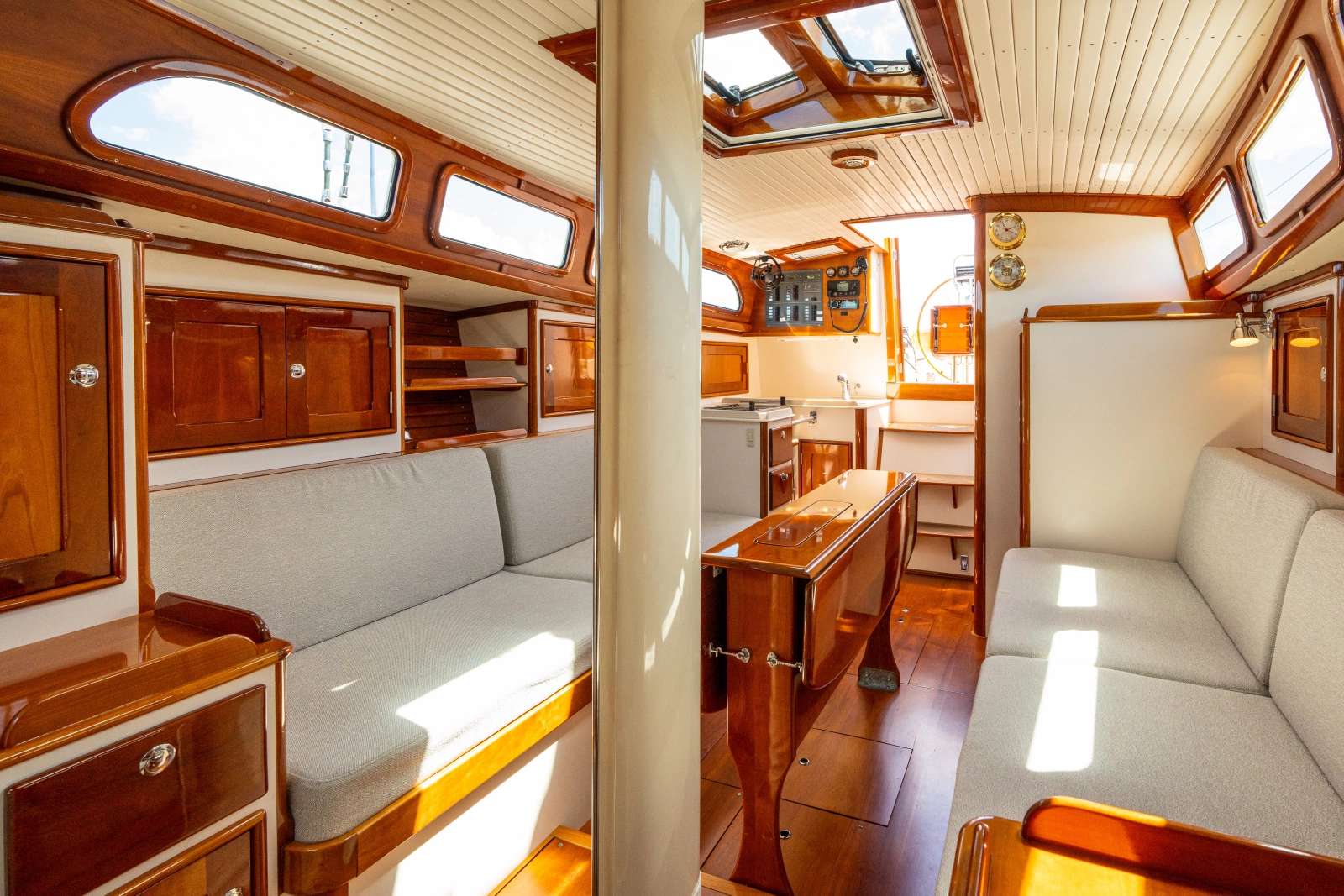 2008 Morris M42