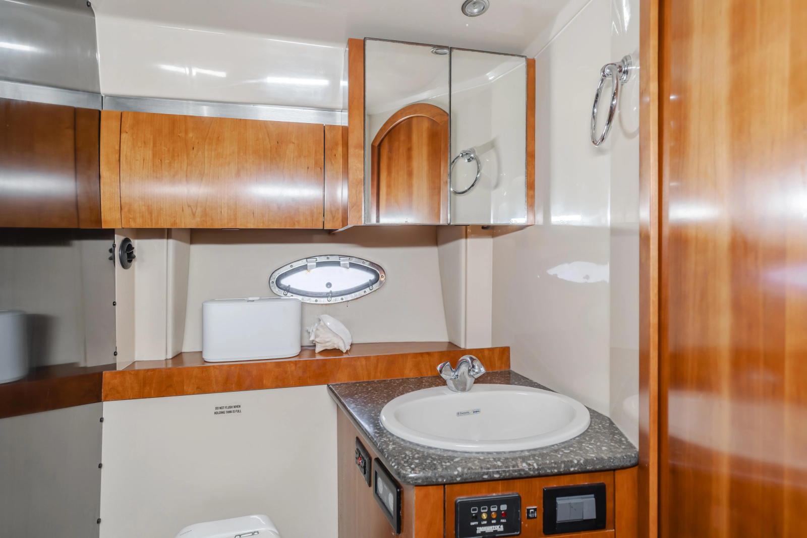 2006 Cruisers Yachts 420 Express
