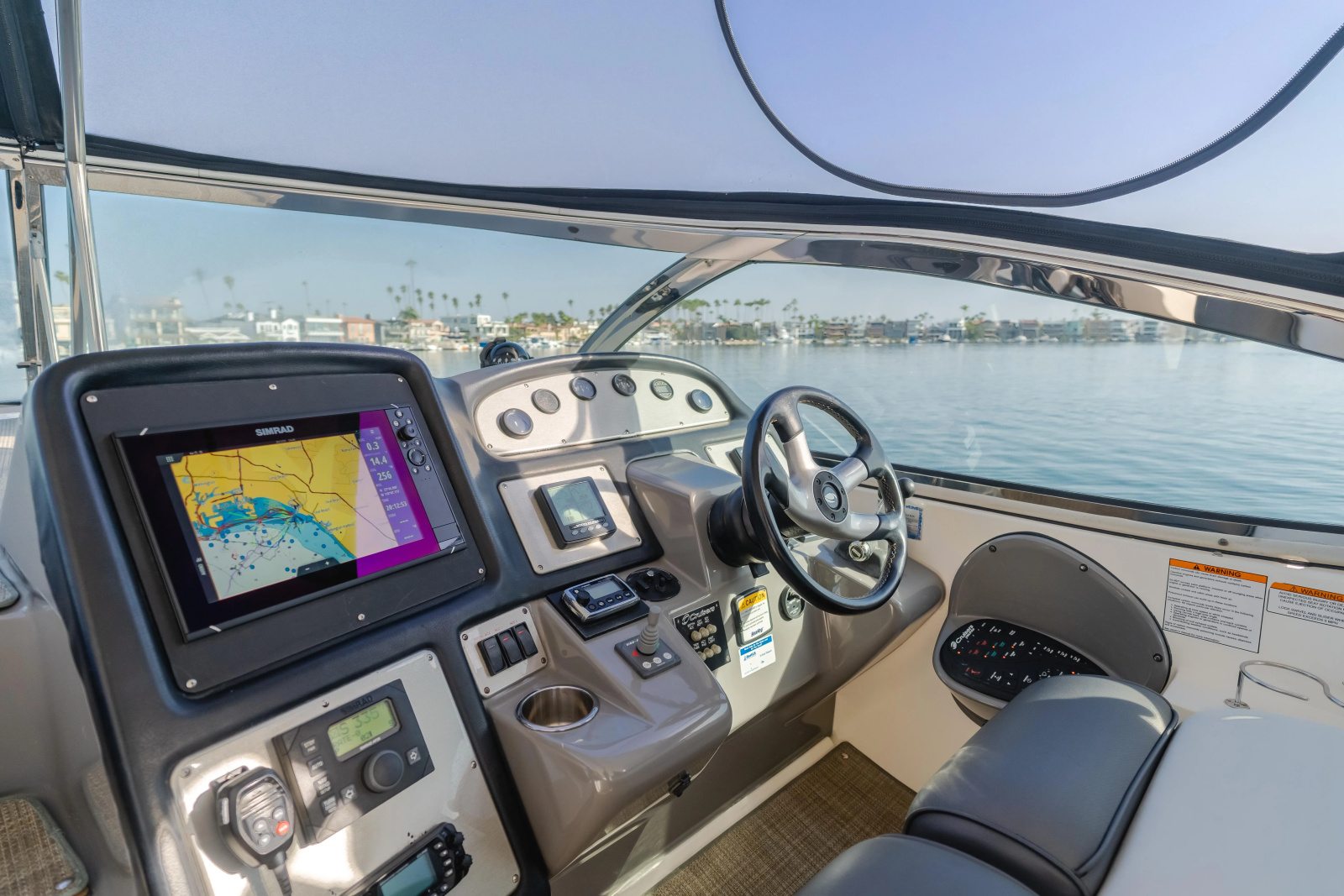 2006 Cruisers Yachts 420 Express