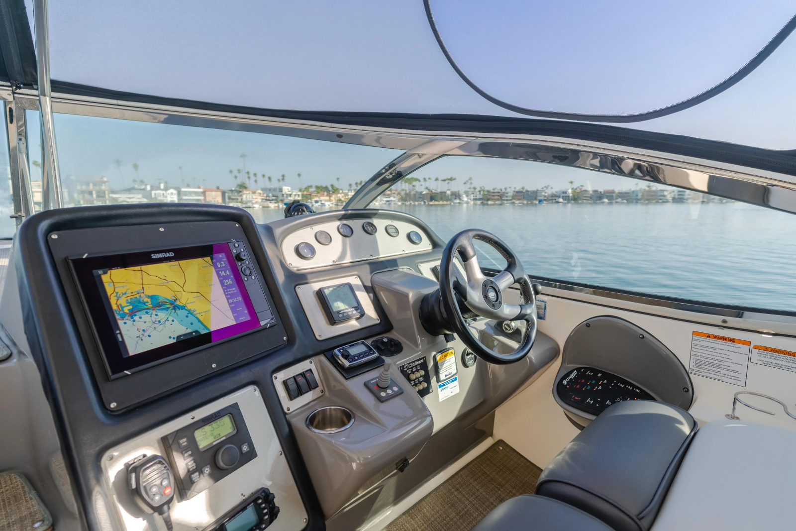 2006 Cruisers Yachts 420 Express