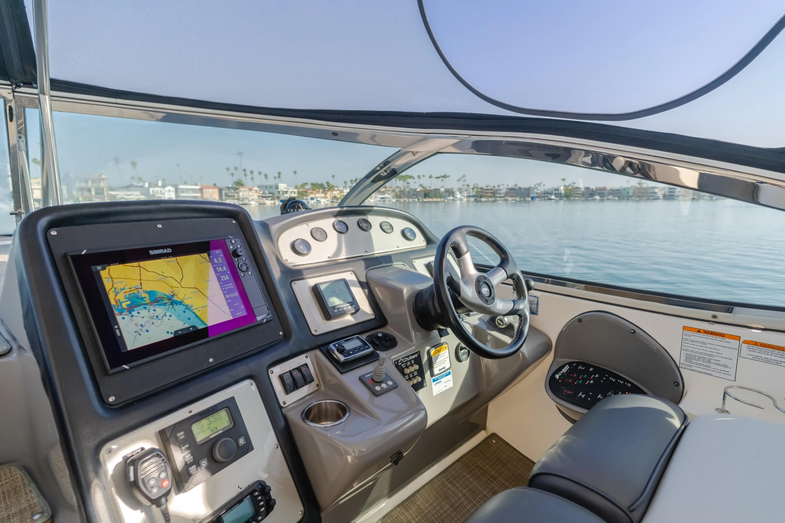 2006 Cruisers Yachts 420 Express