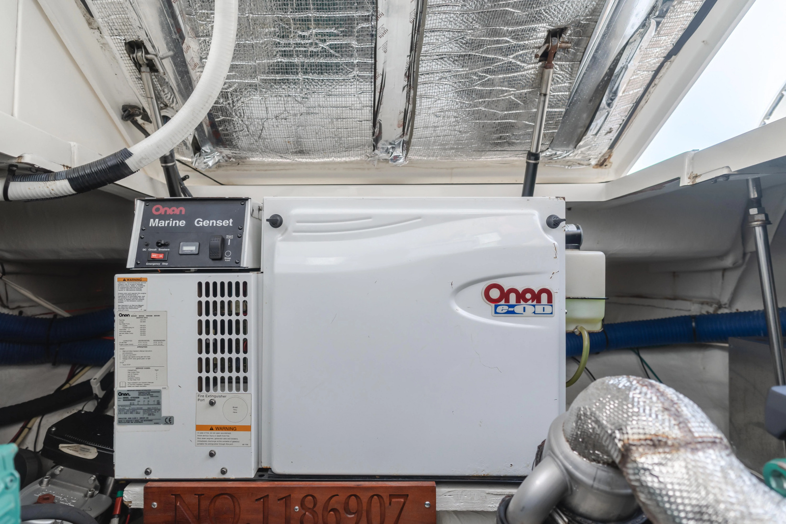 2006 Cruisers Yachts 420 Express