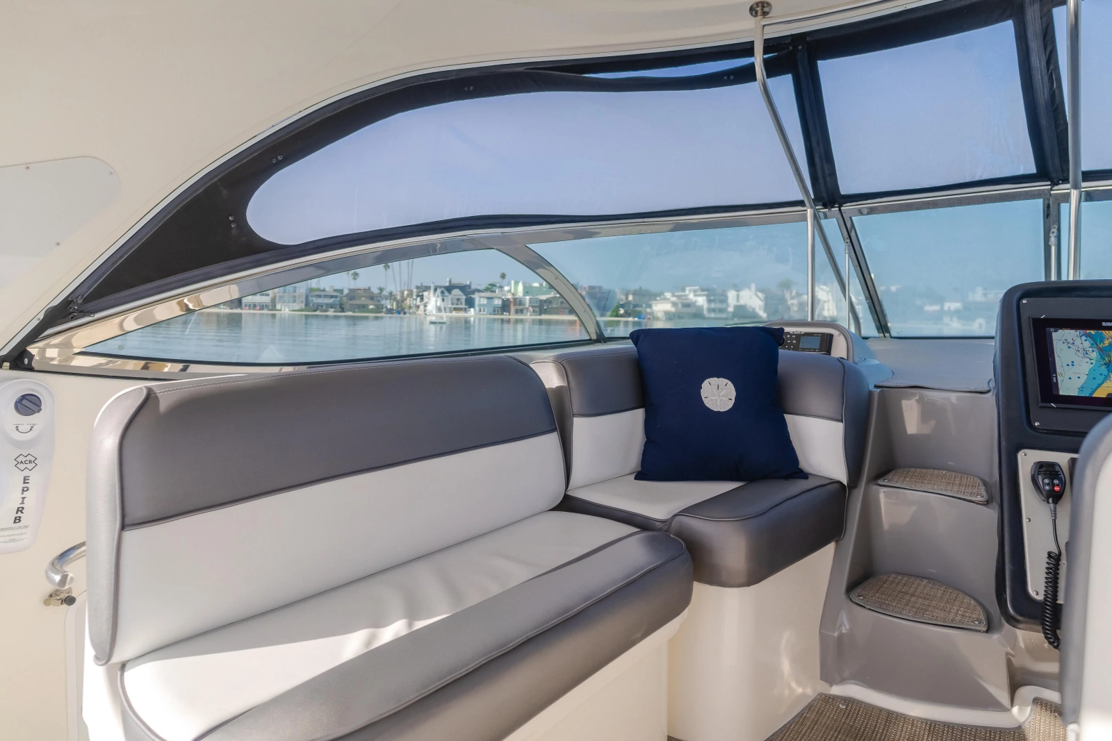 2006 Cruisers Yachts 420 Express