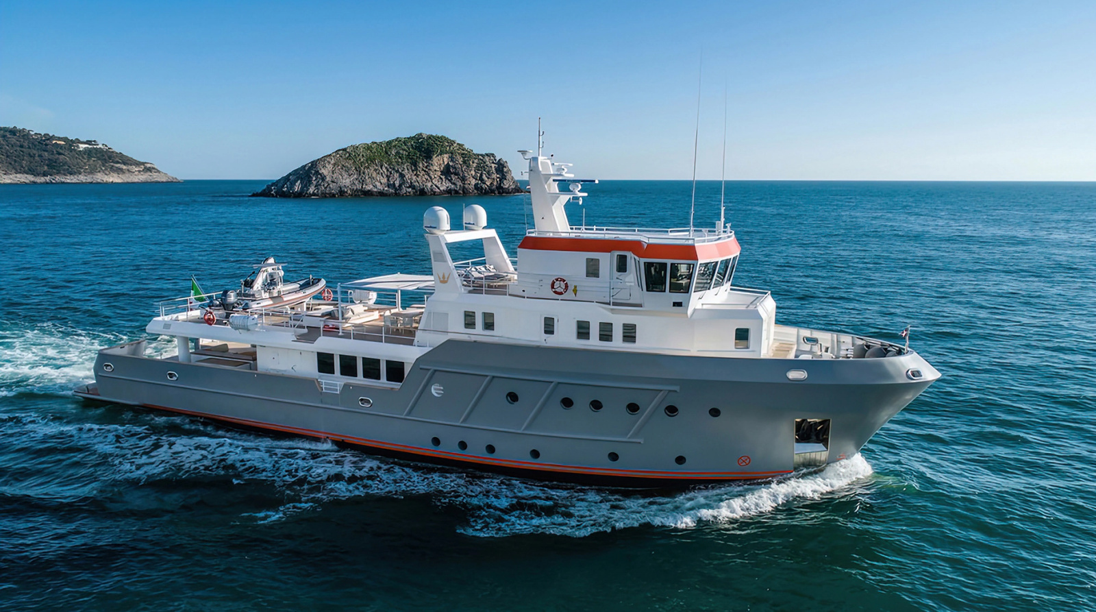 2028 Ocean King Explorer 130