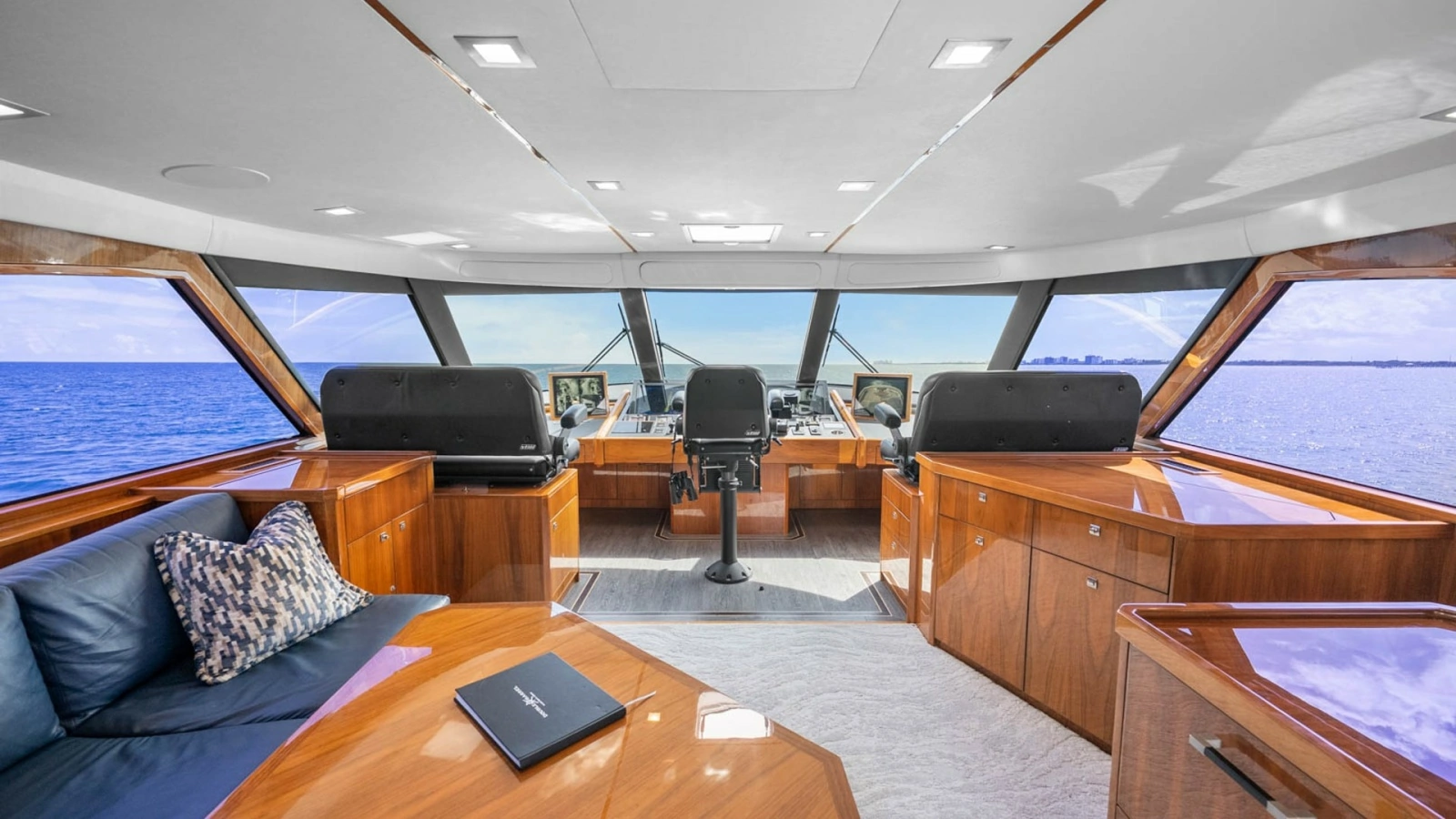 Spacious Enclosed Bridge Helm