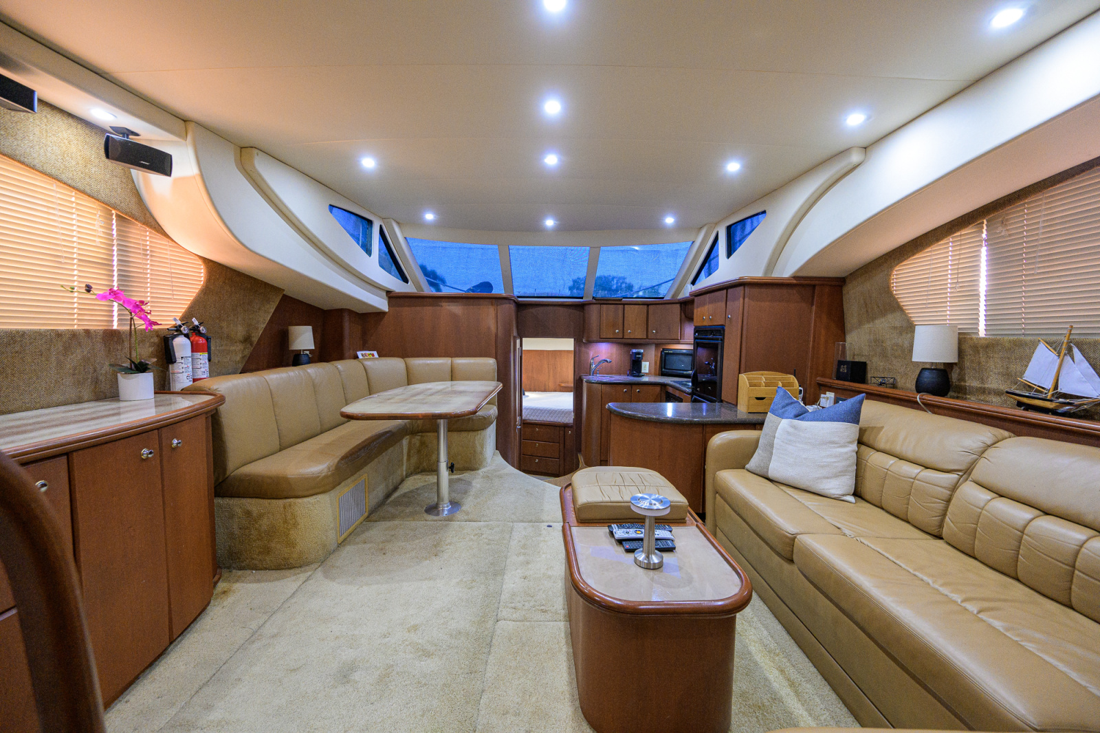 2005 Silverton 39 Motor Yacht