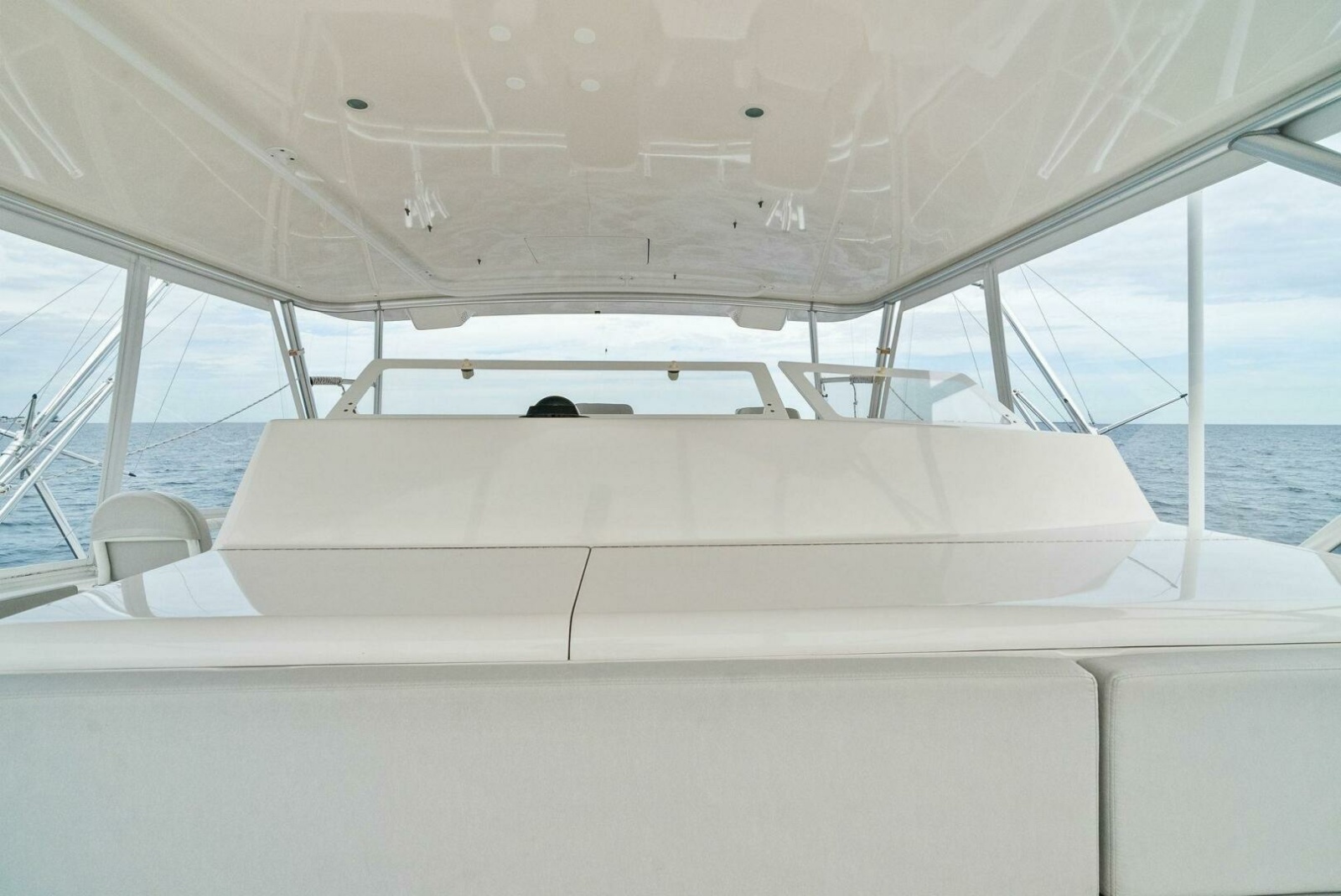 61' 2006 Viking 61 Convertible