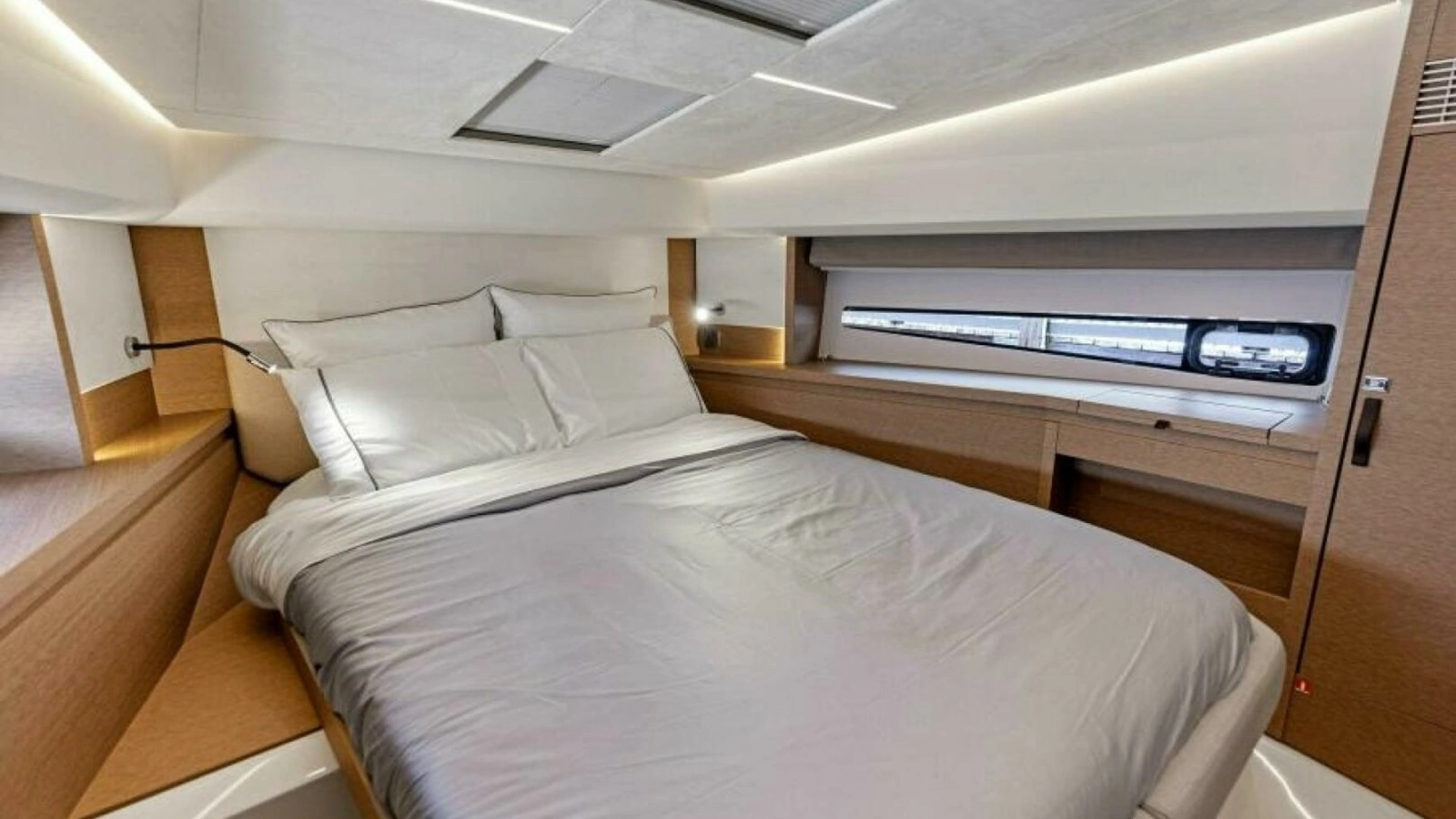 2025 Prestige 460 Flybridge - Sistership