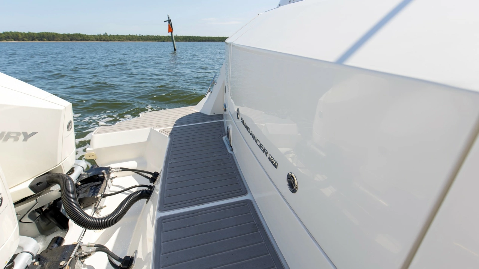 2022 32 Sea Ray 320 Sundancer OB Raya Sunshine Rear Platform