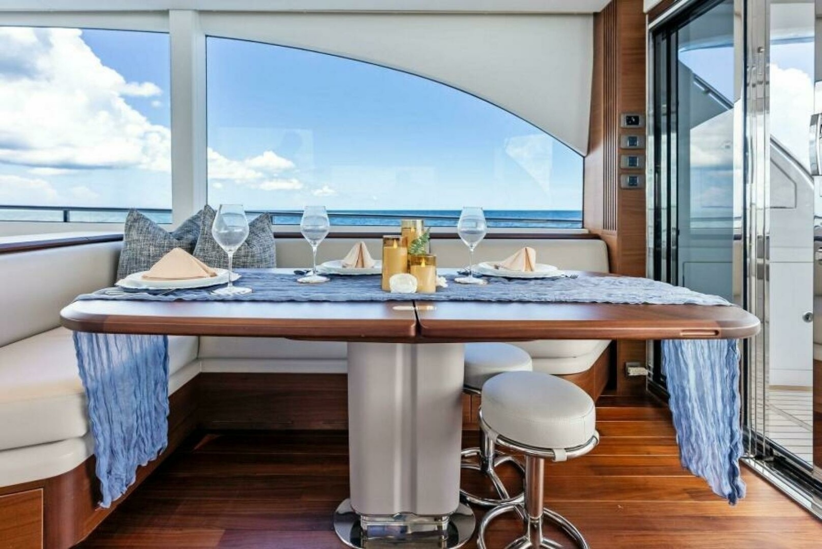 72' 2024 Princess Y72 Motor Yacht