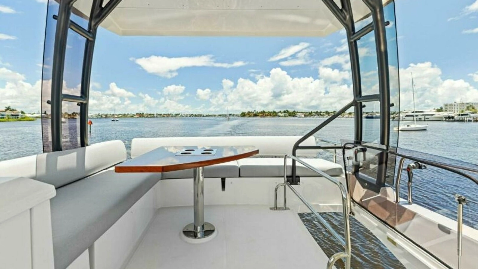 2025 Prestige 460 Flybridge - Sistership