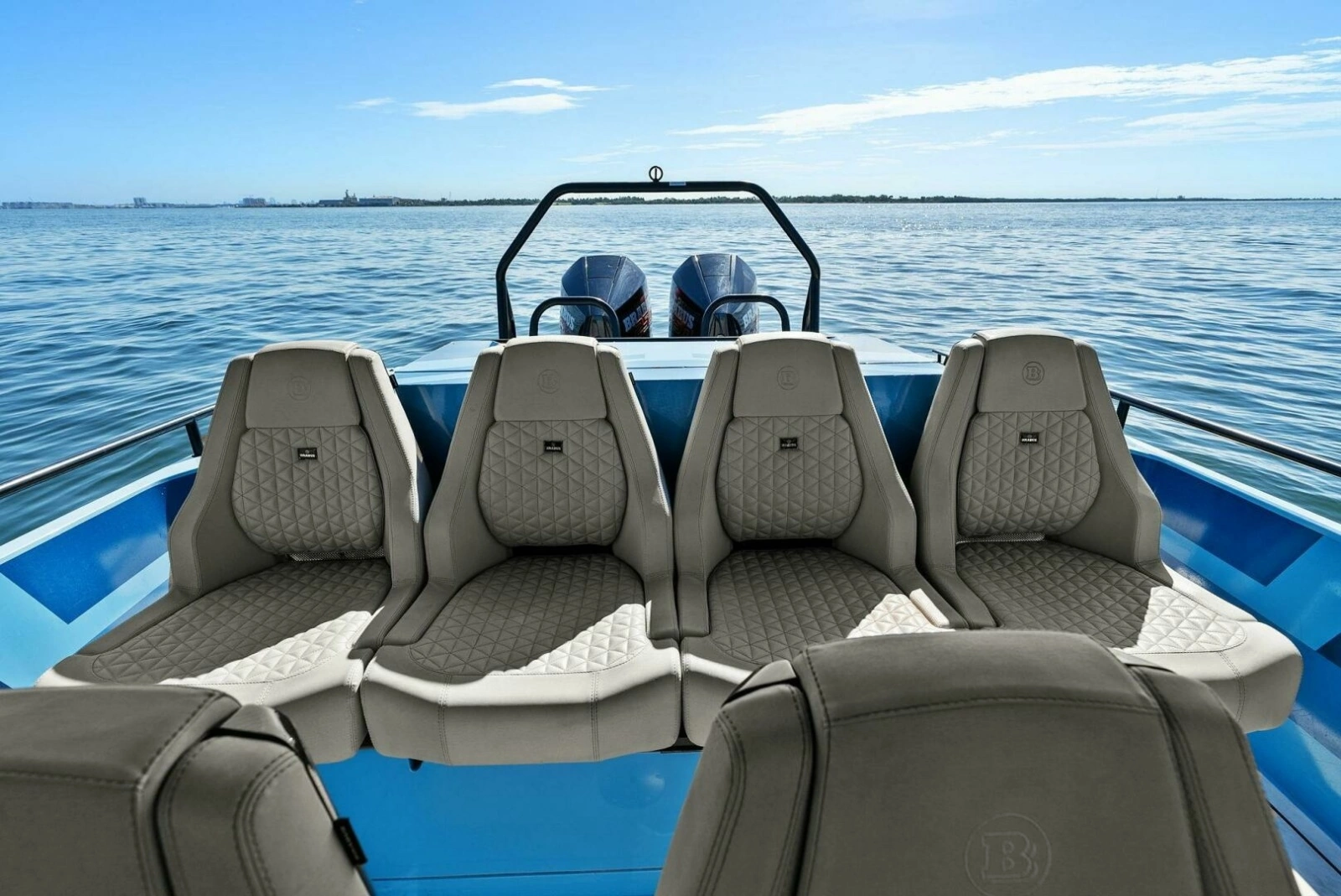  2022 Axopar Brabus Shadow 500 TT -Aft Seating