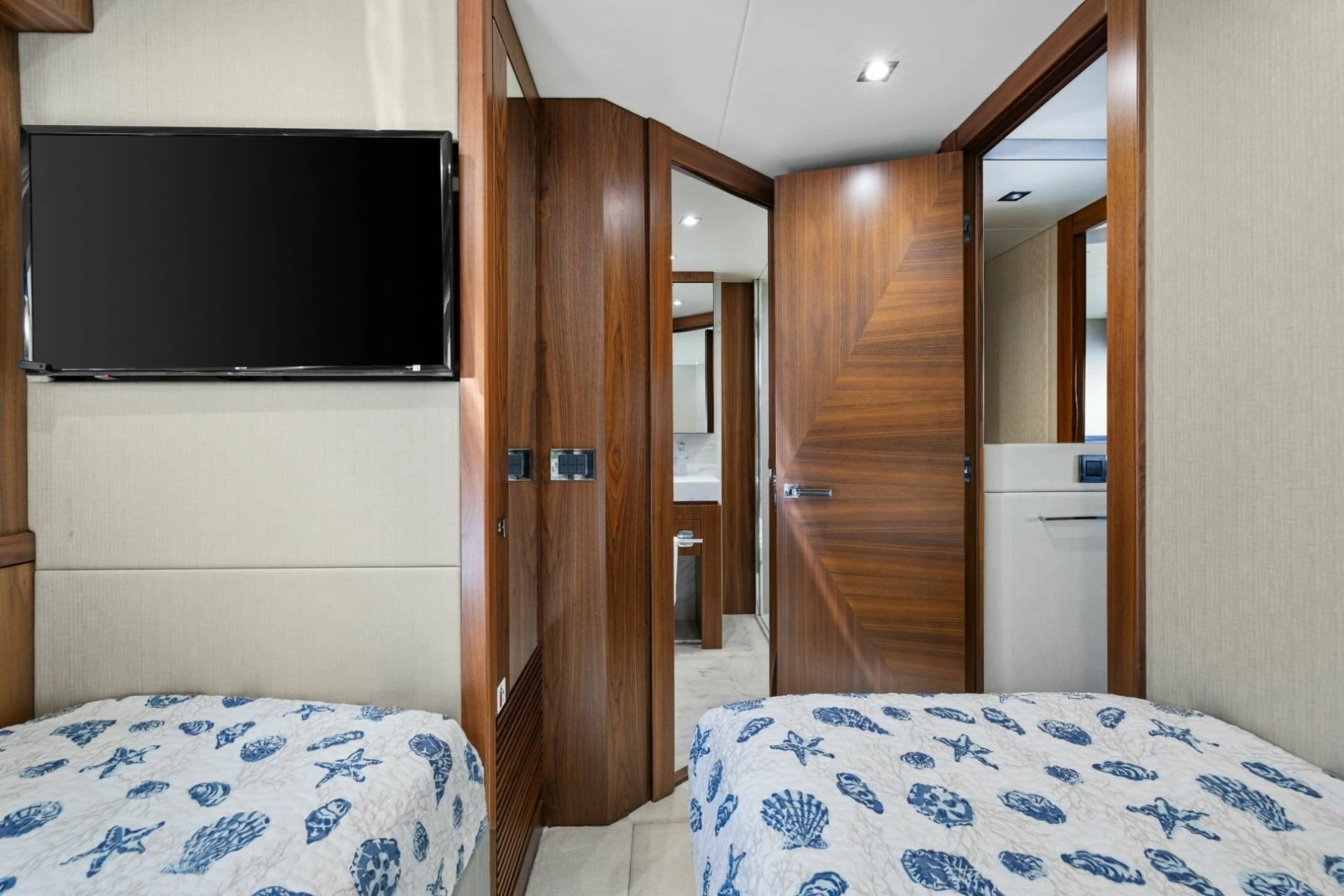 2018 Sunseeker 95 Motoryacht