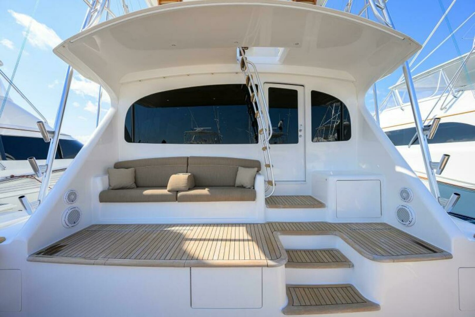 Viking 82 BLU FROG - Cockpit
