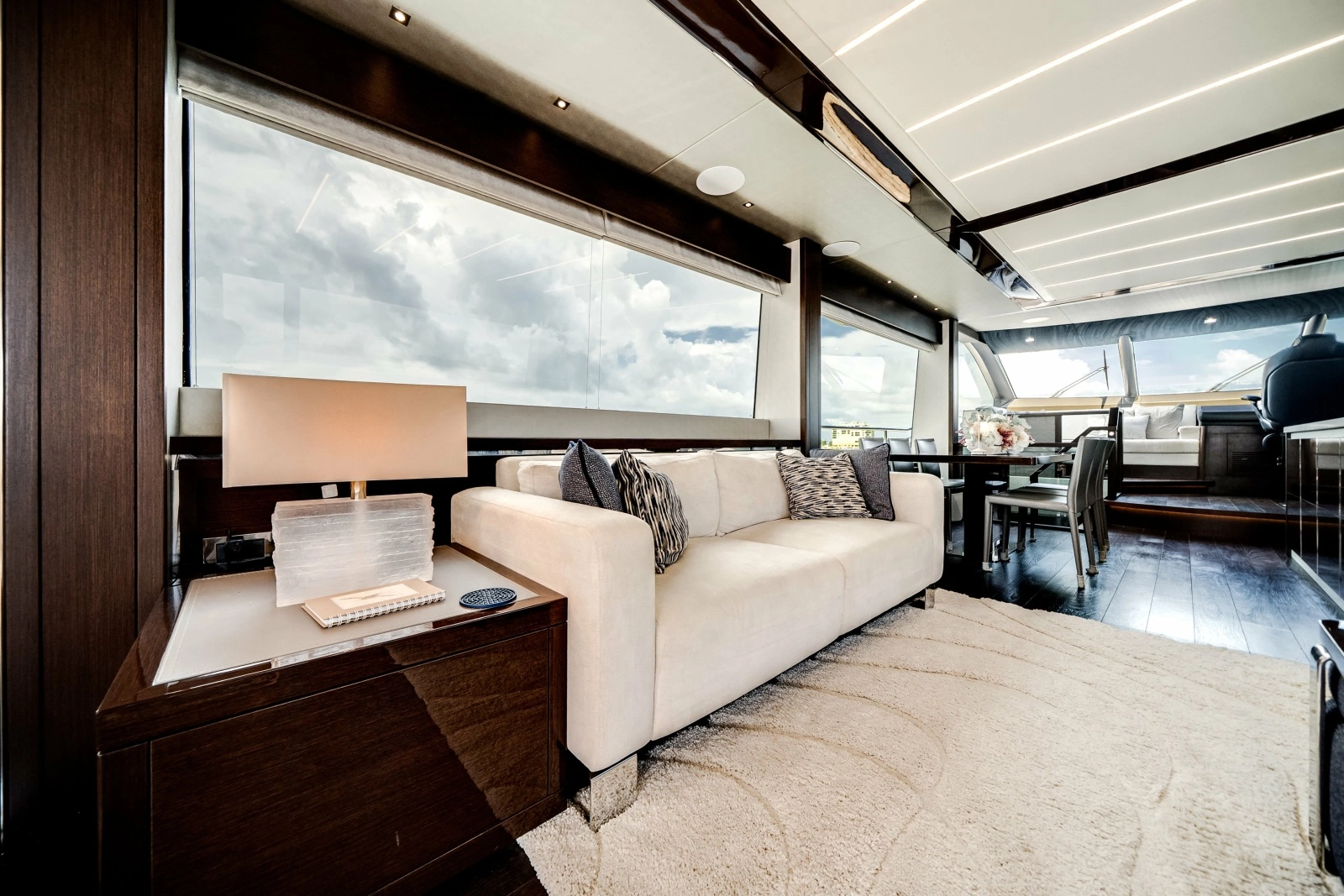 2019 Sunseeker 76 Flybridge