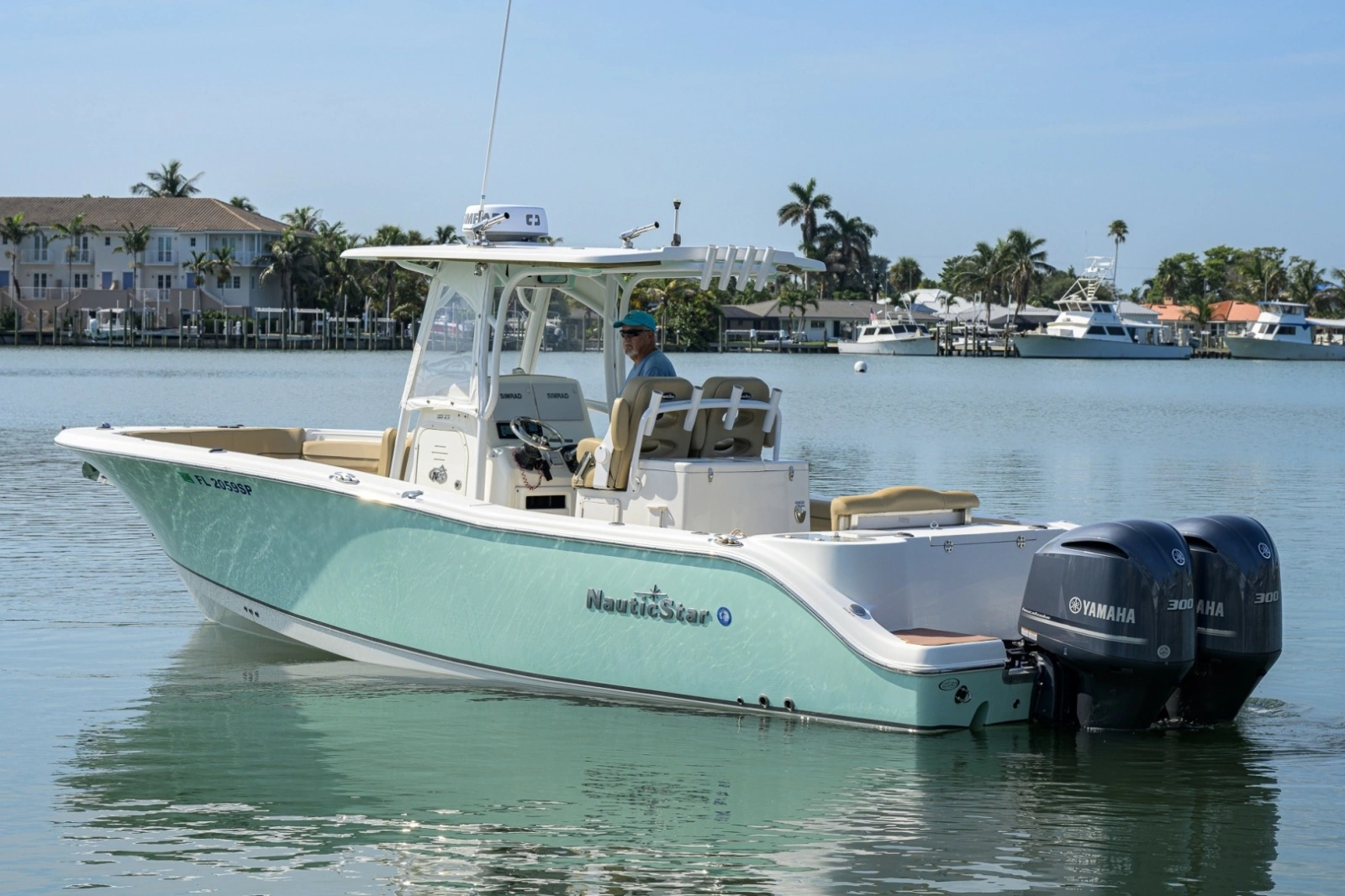 NauticStar 28 - Exterior Profile