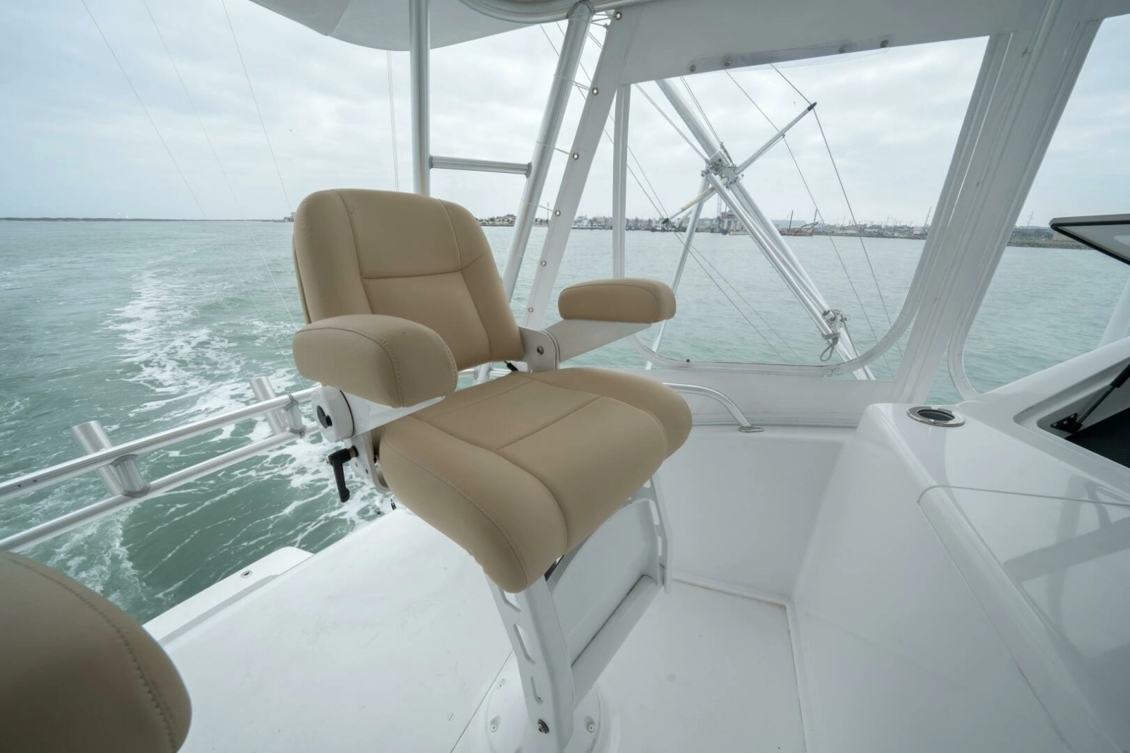 2005 Viking 52 Convertible 