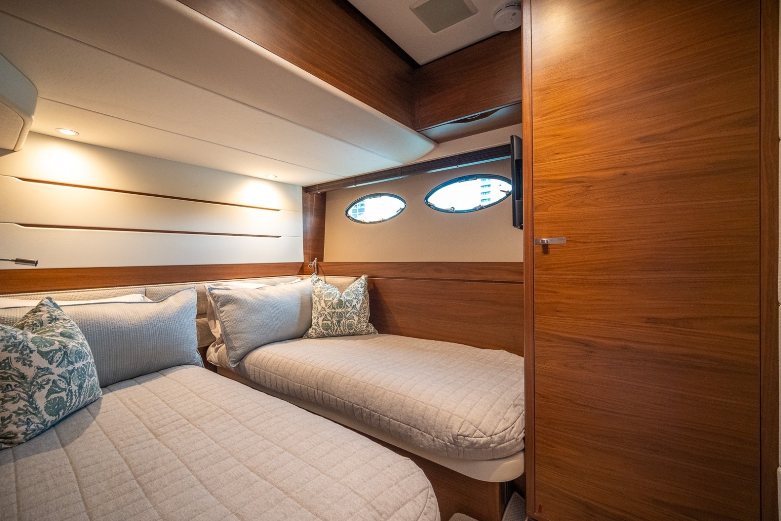 2017 Princess 68 Flybridge