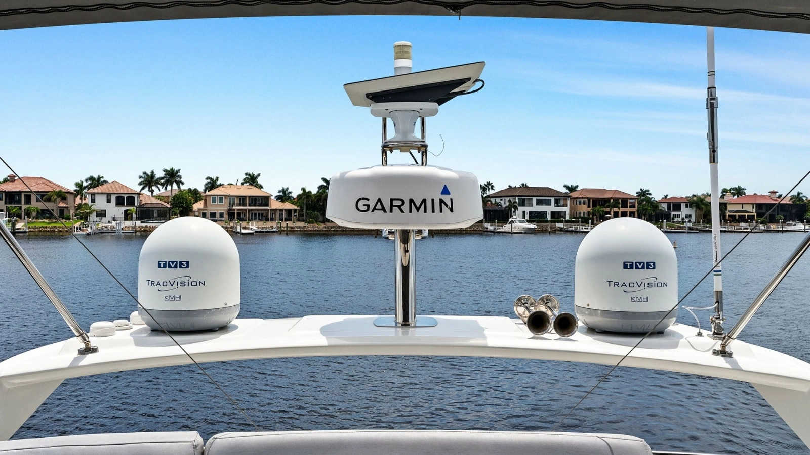 Flybridge Electronics and View