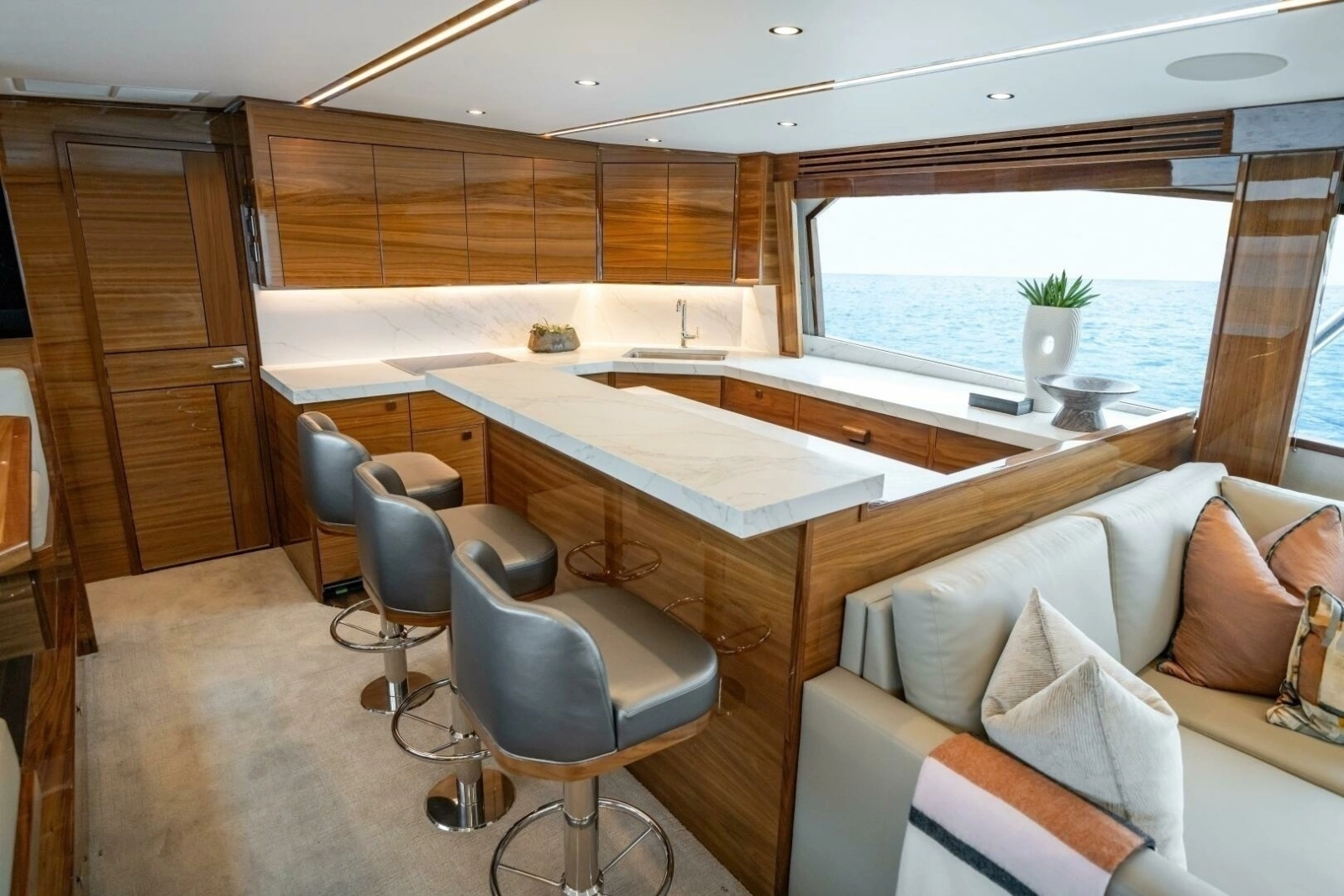 Viking 74 Convertible