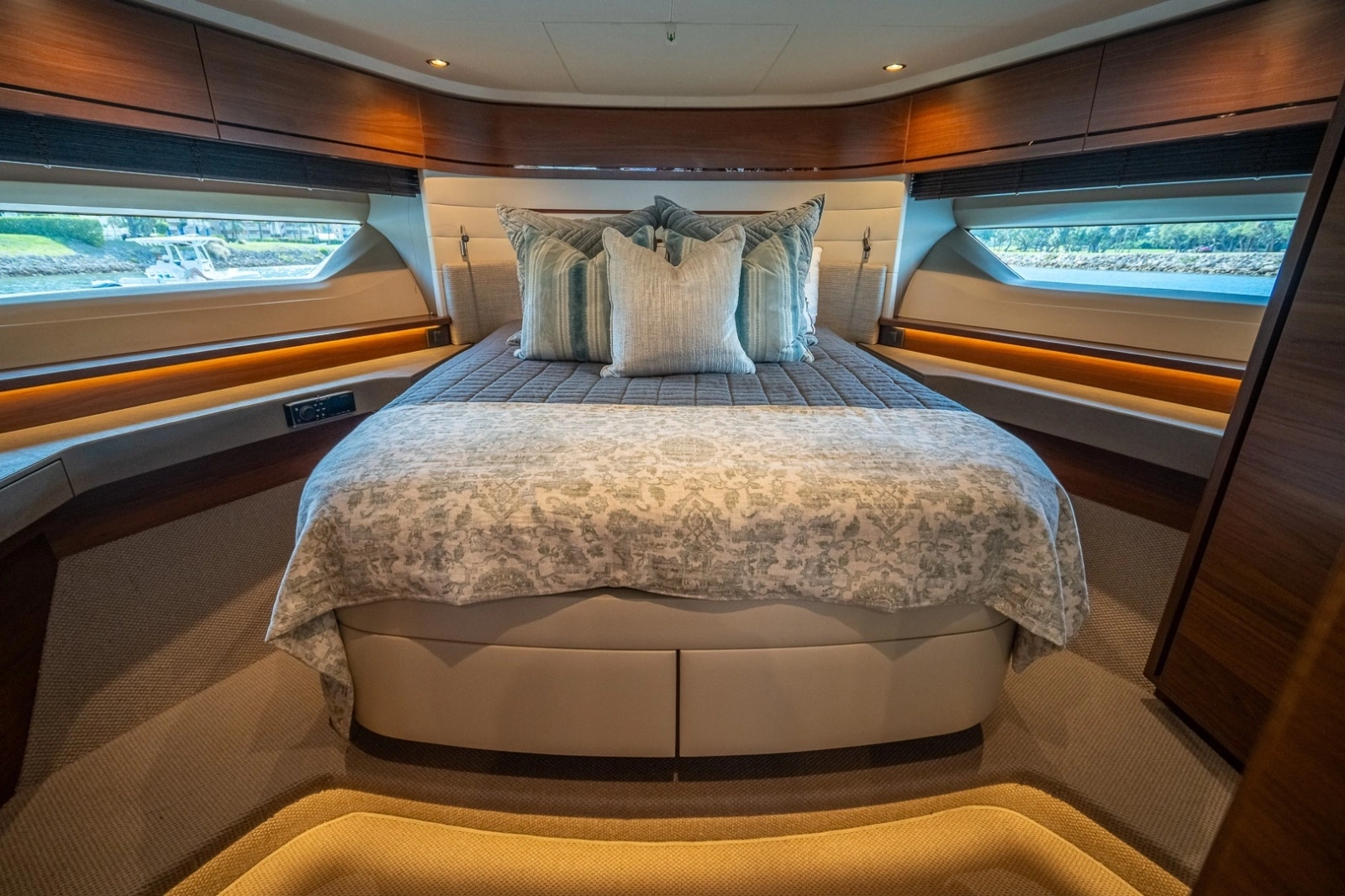 2017 Princess 68 Flybridge