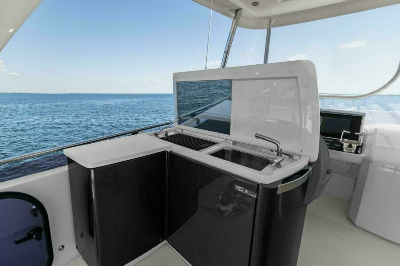 60' 2016 Princess 60 Flybridge