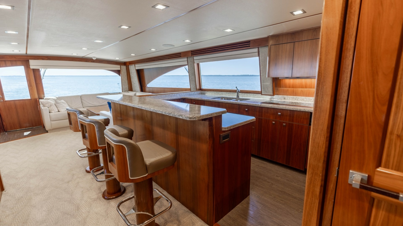 80' 2016 Viking 80 Convertible