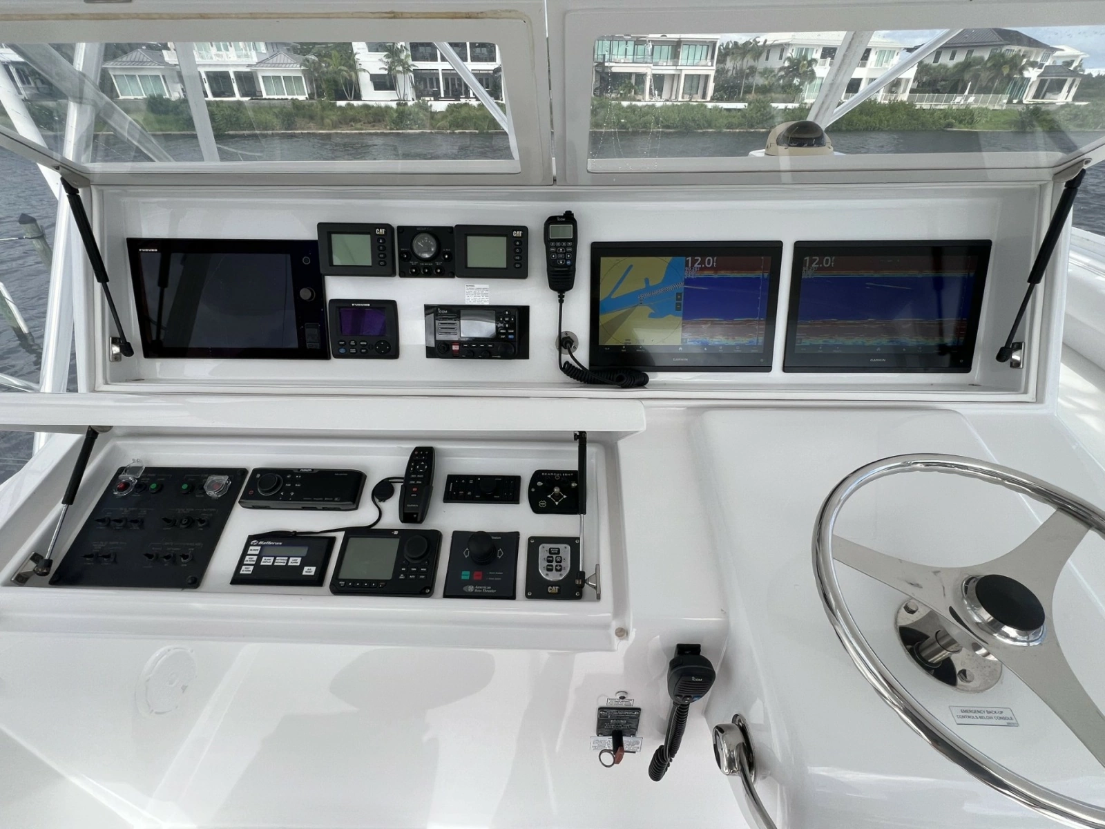 2013 Hatteras GT 54