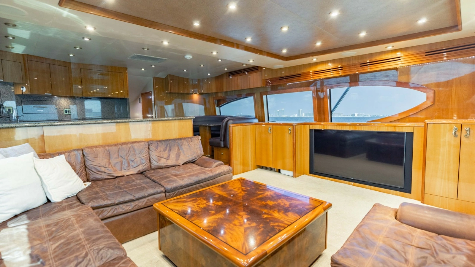 2007 Hatteras 68 Convertible- KEMOSABE- Salon