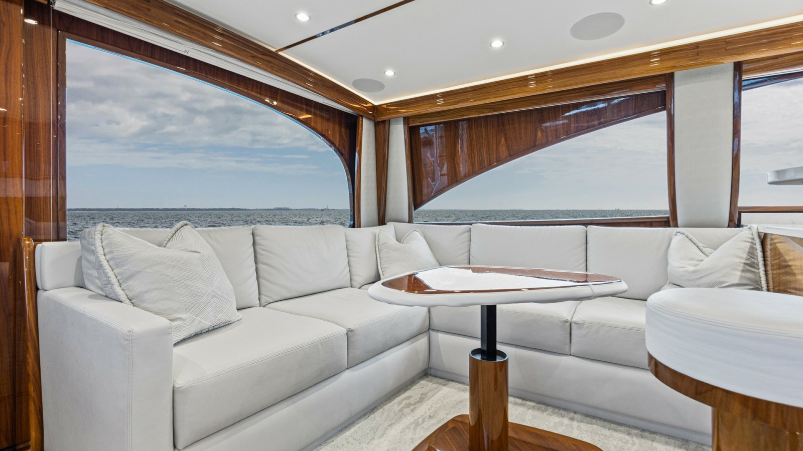 2022 Viking Convertible Cole Play Salon (1)