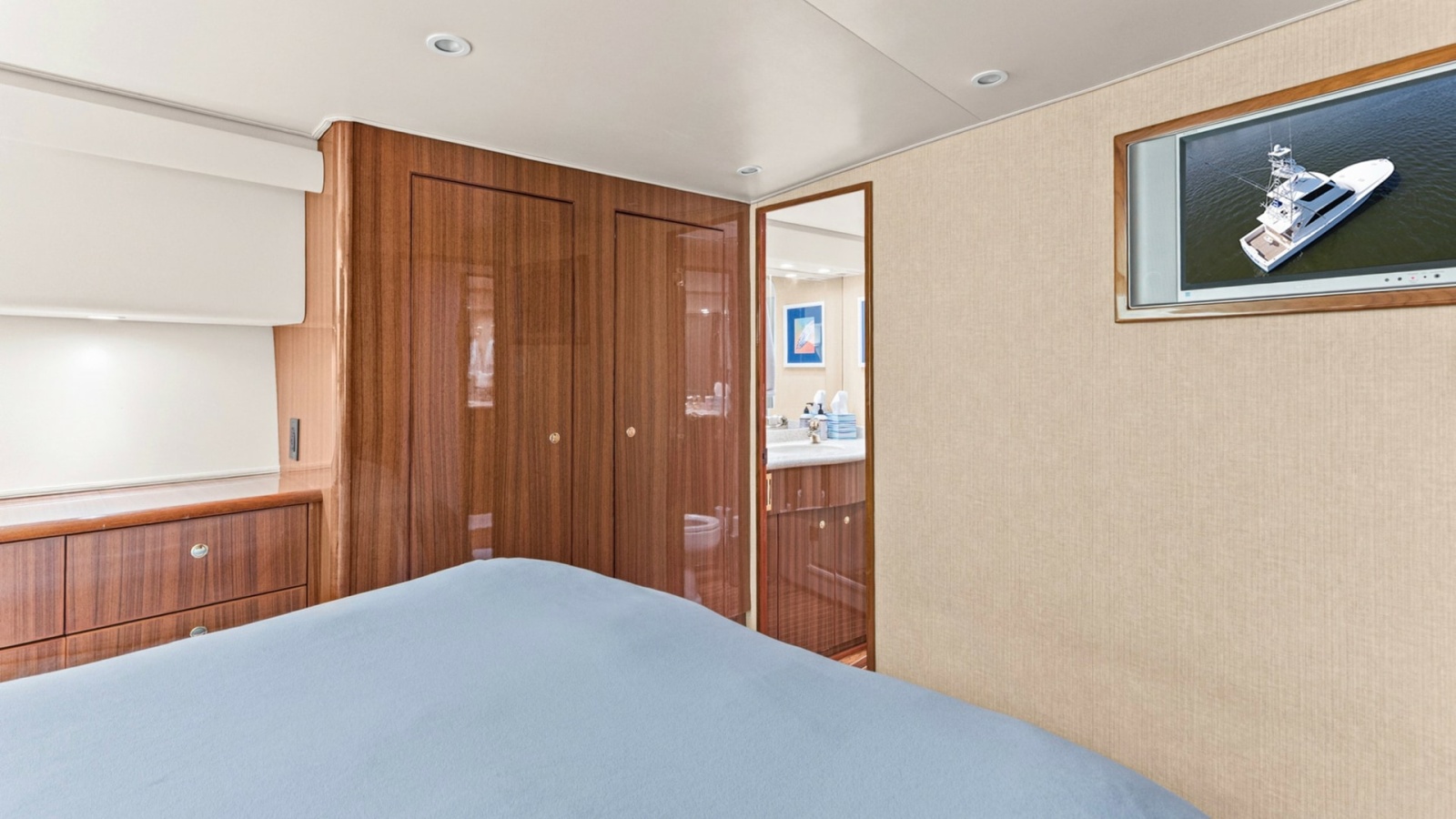 2005 61 Viking Enclosed Bridge Kelkat Master Stateroom (2)
