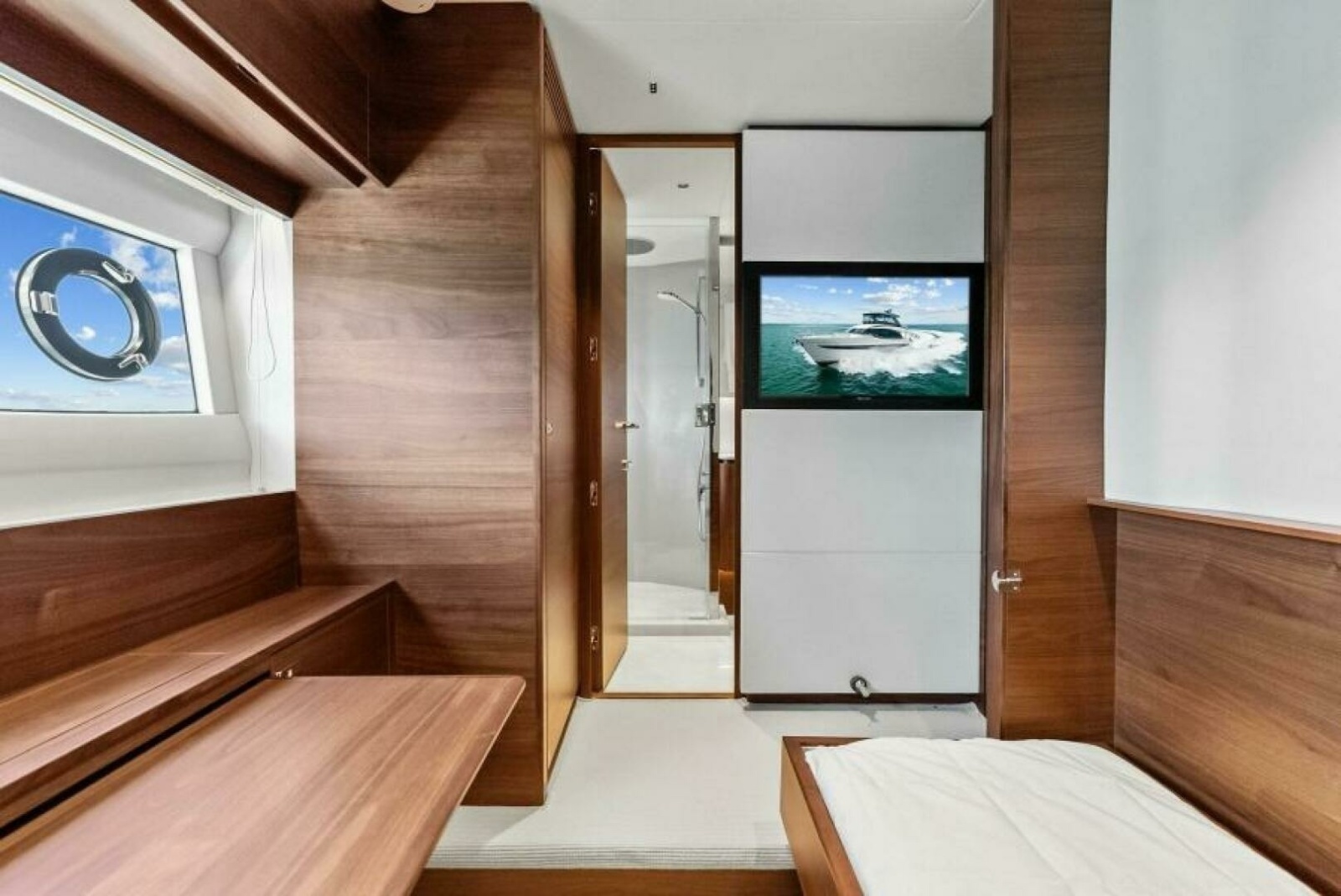 72' 2024 Princess Y72 Motor Yacht
