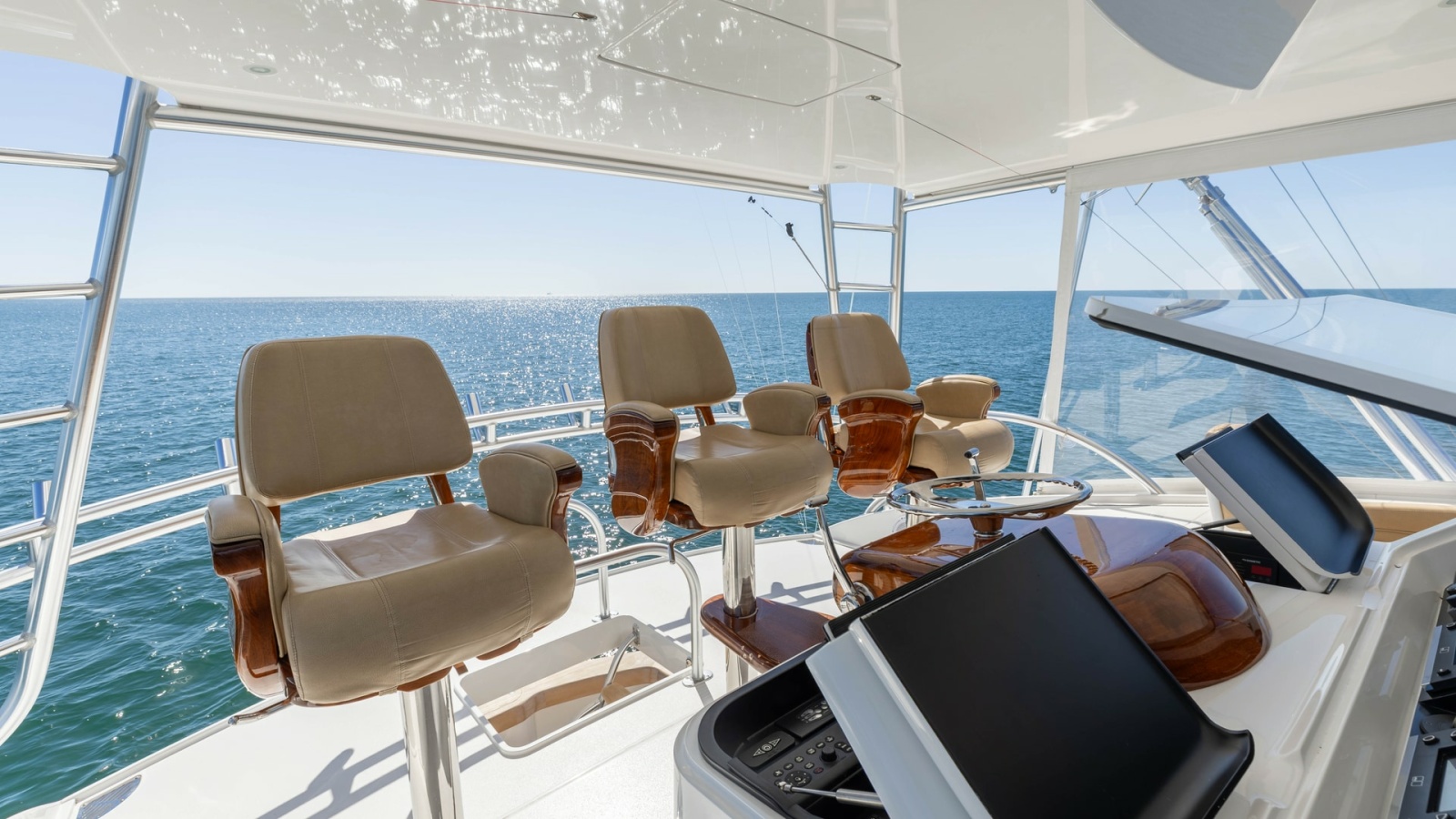 Flybridge with Helm Seating