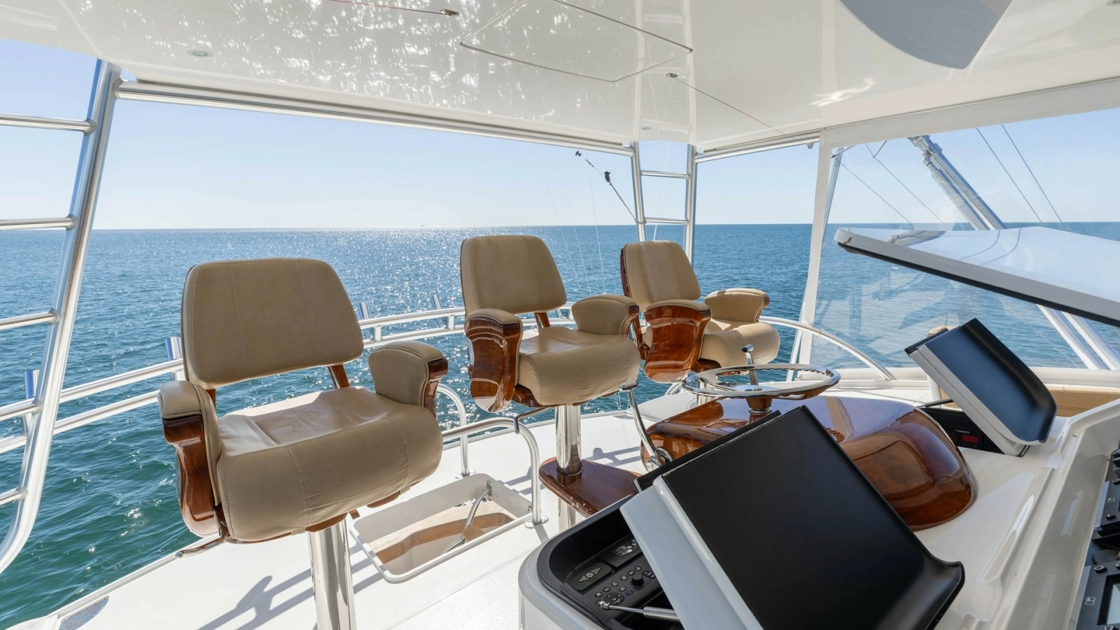 Flybridge with Helm Seating