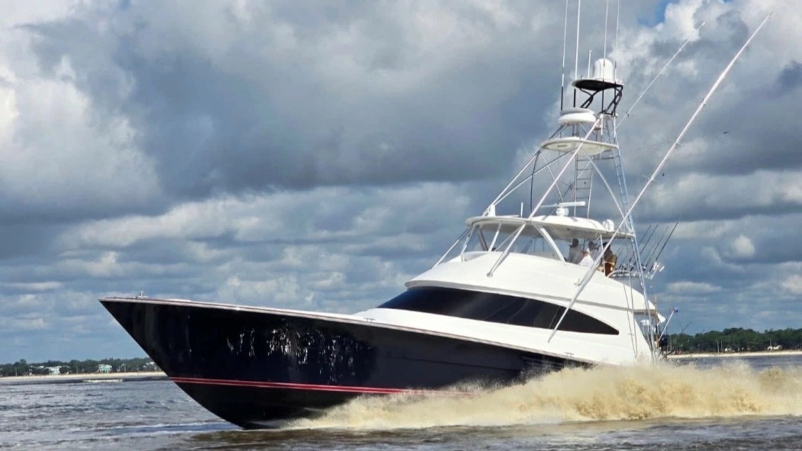 Viking 68 Convertible in Motion