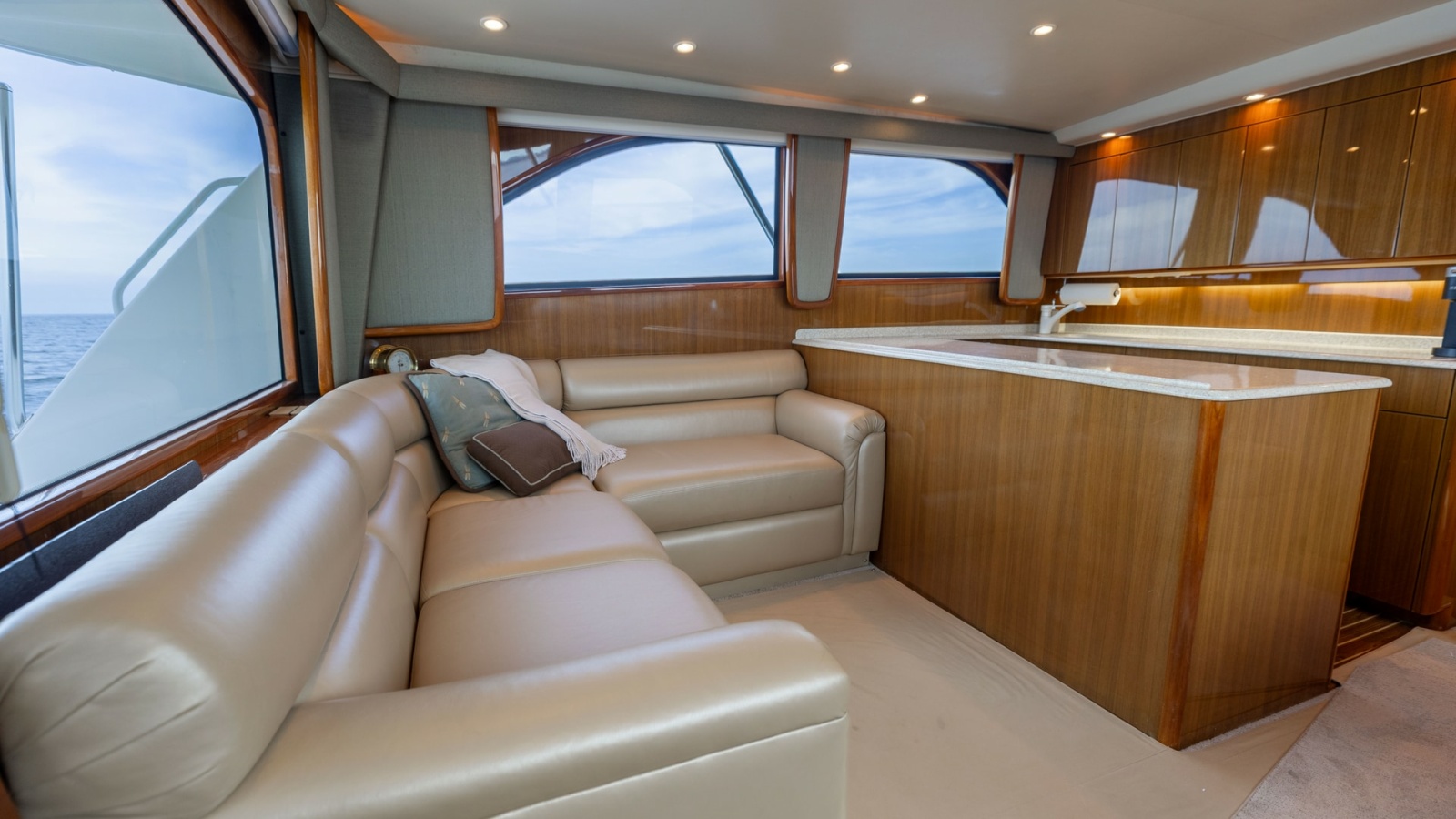 Spacious Salon with Leather Seating