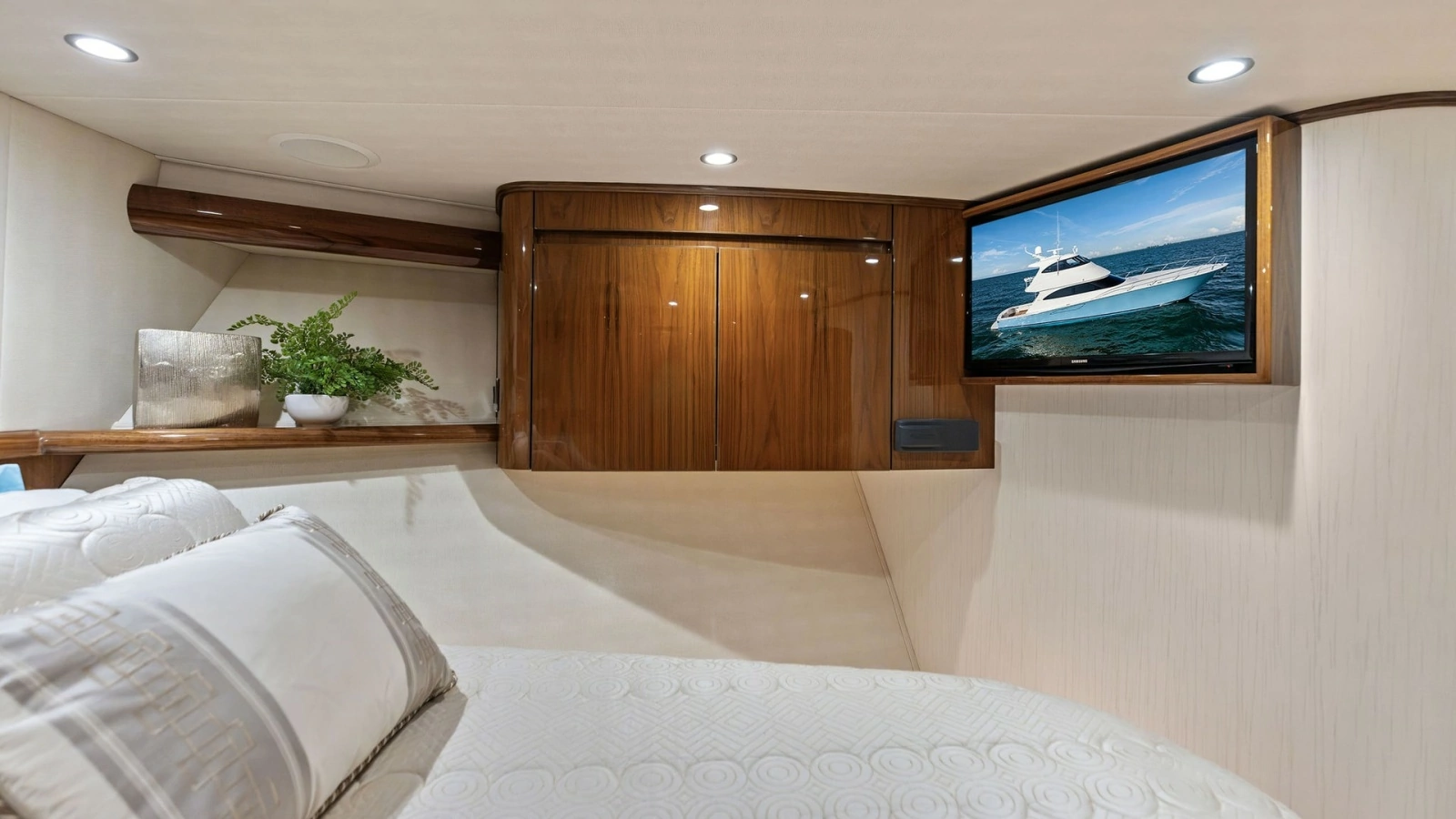 Guest Stateroom with Entertainment System