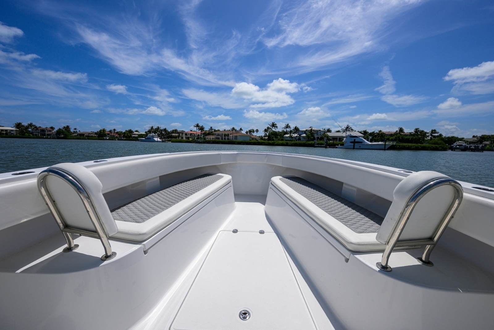Bahama 41 - Exterior Bow