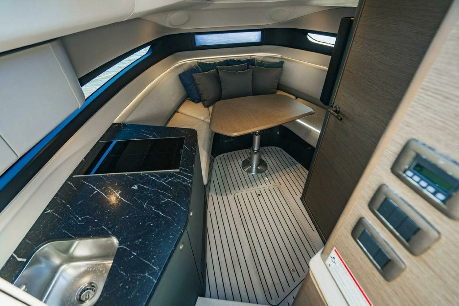2020 Princess R35