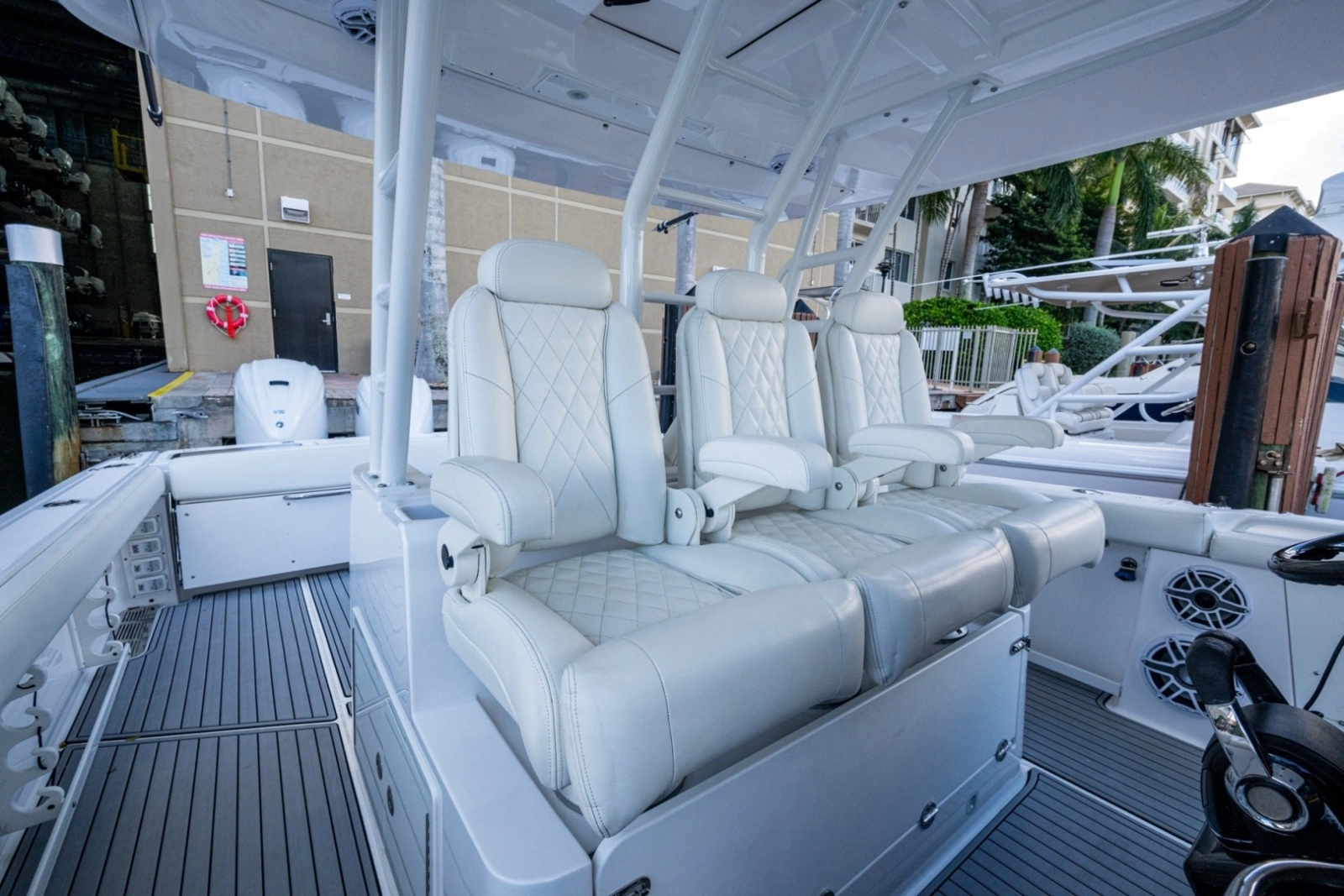 2020 Everglades 395 Center Console