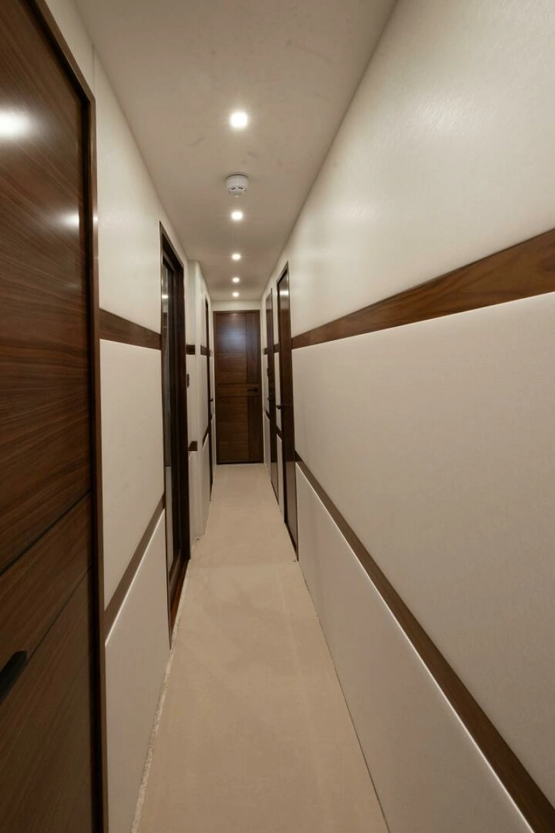 2025 82 Viking Convertible Boujie Companionway