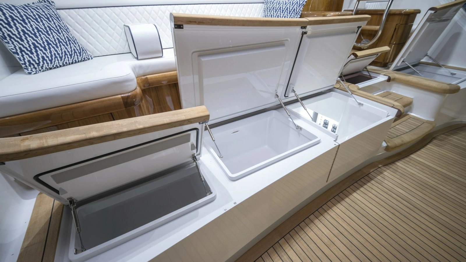 2026 Winter Custom Yachts 75 Open Convertible- MISS CARRIE- Cockpit