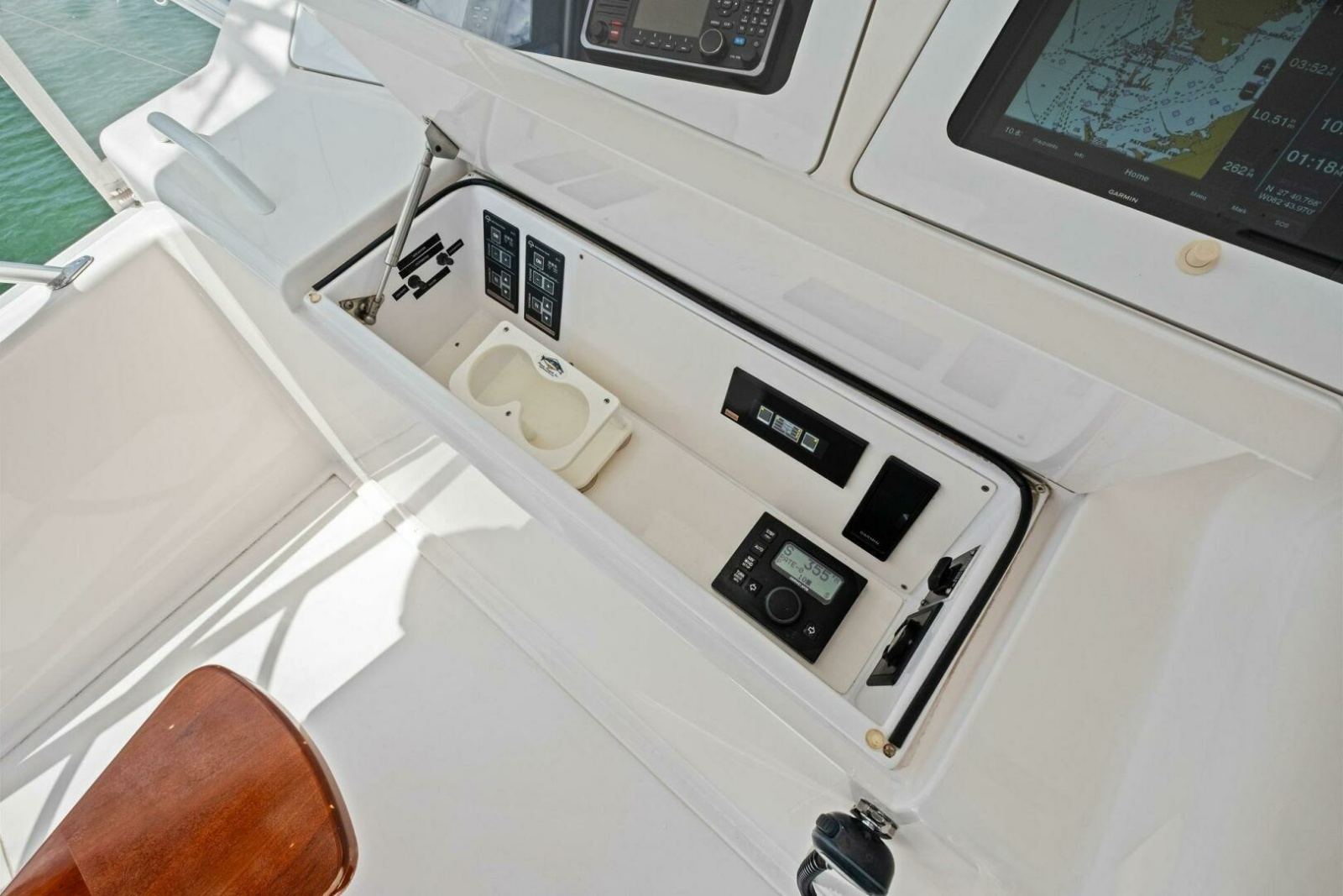 56' 2006 Viking 56 Convertible
