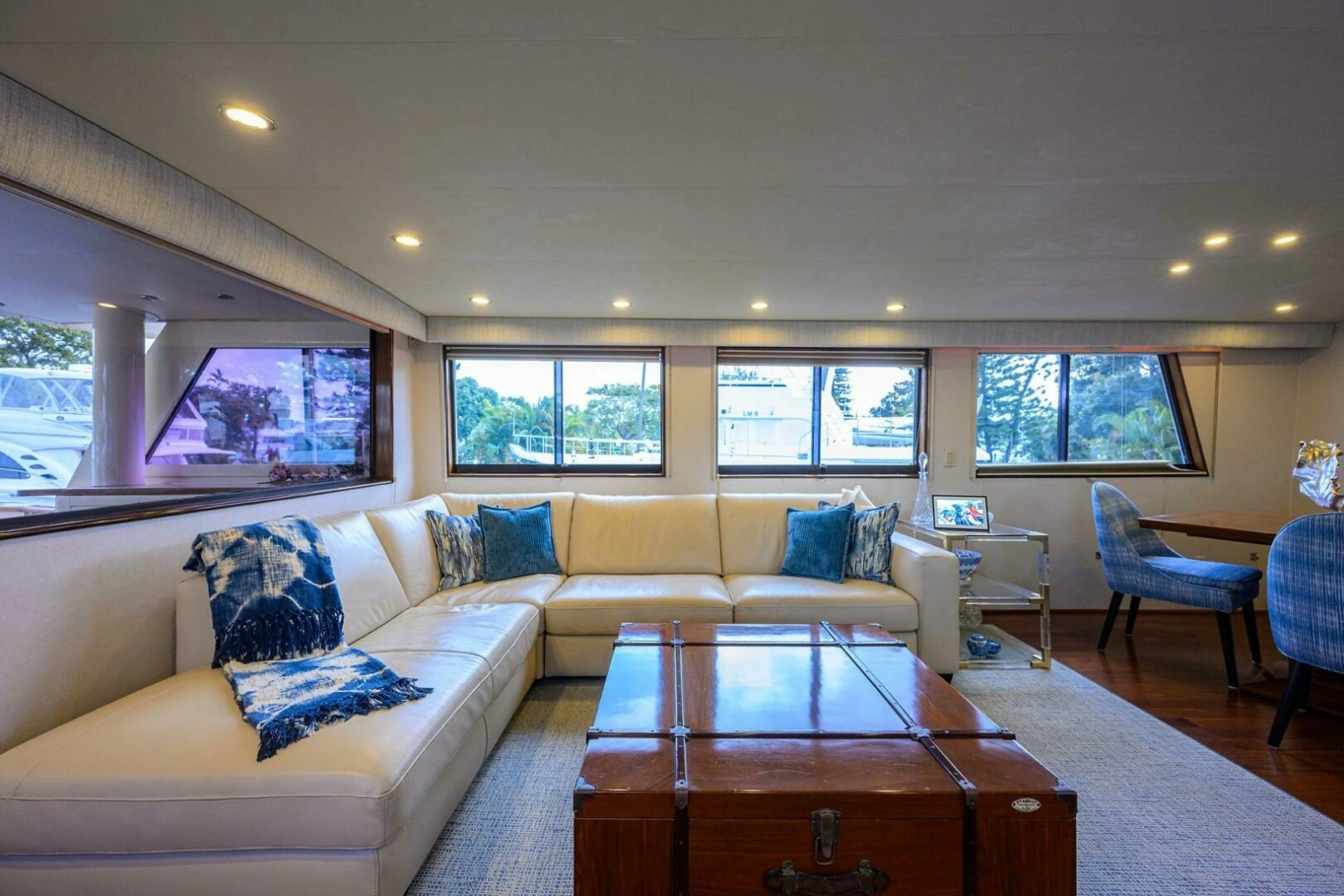 1991 Hatteras 78 Cockpit Motor Yacht