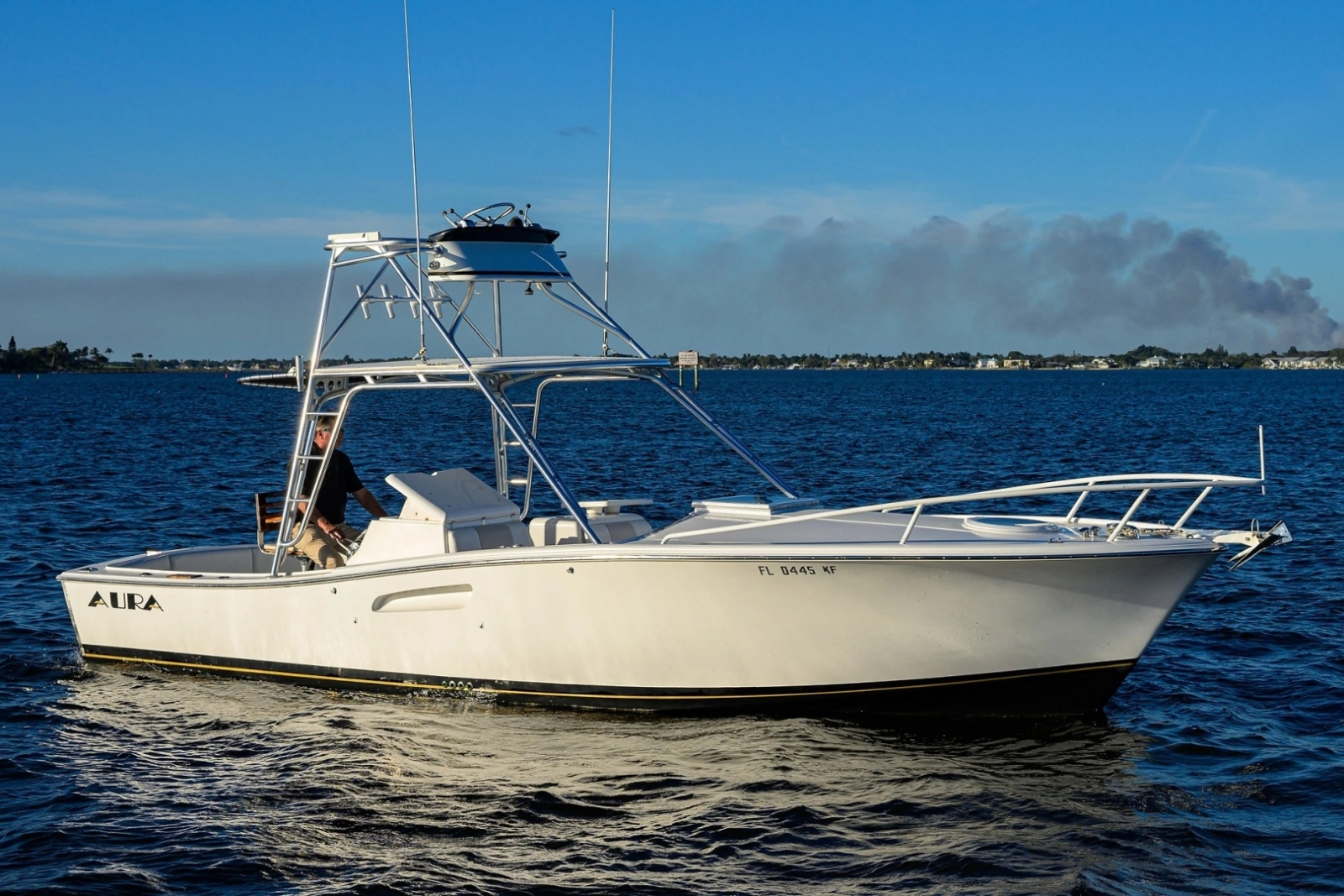 Aura 28 Heron's Catch - Exterior Profile