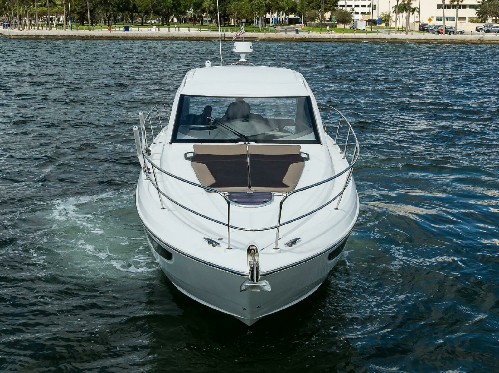 Beneteau 38 GT - Profile