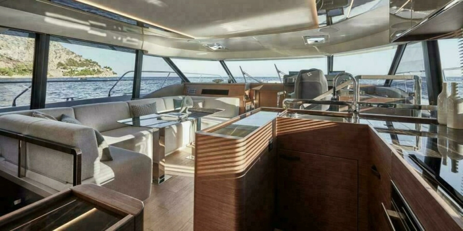 Prestige M48 Salon