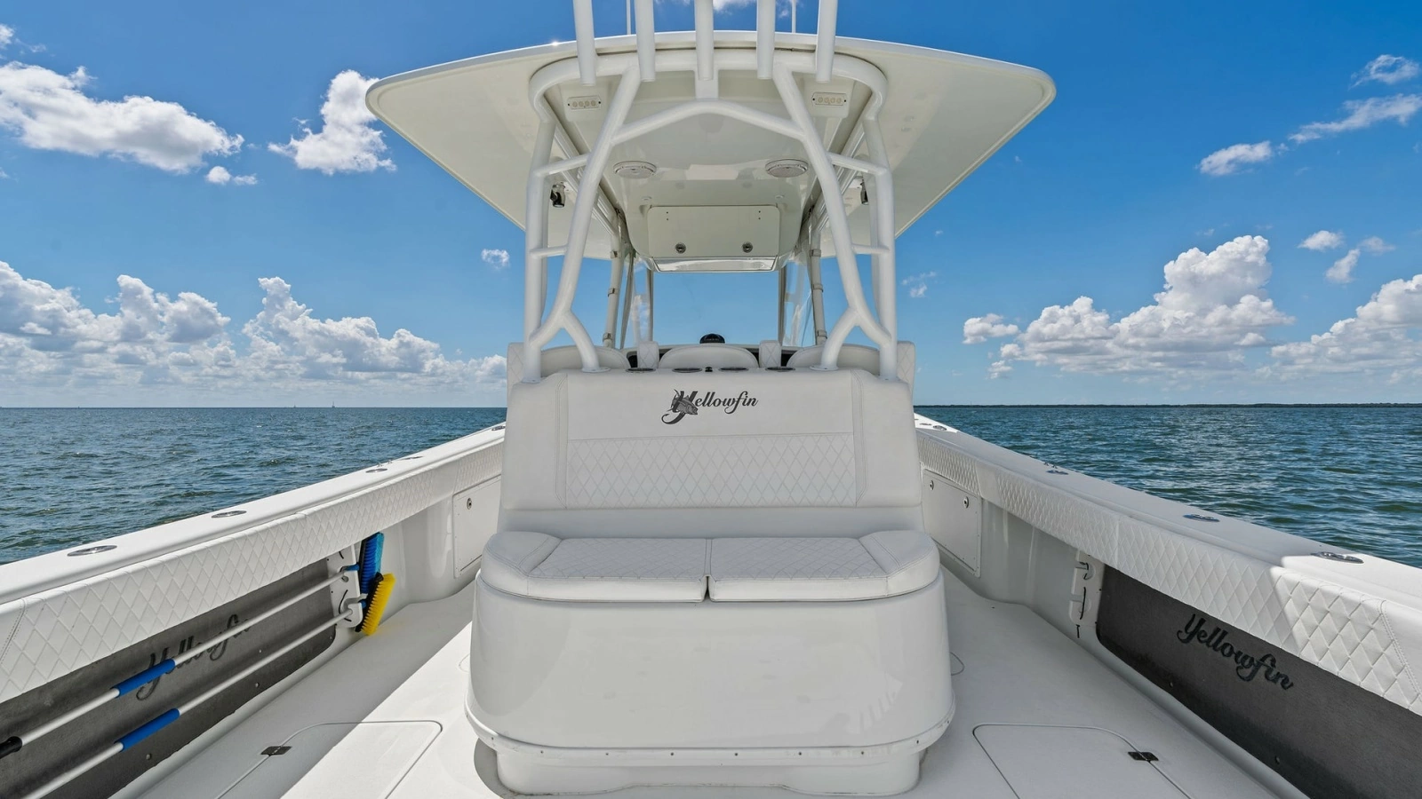 Center Console Seating Area