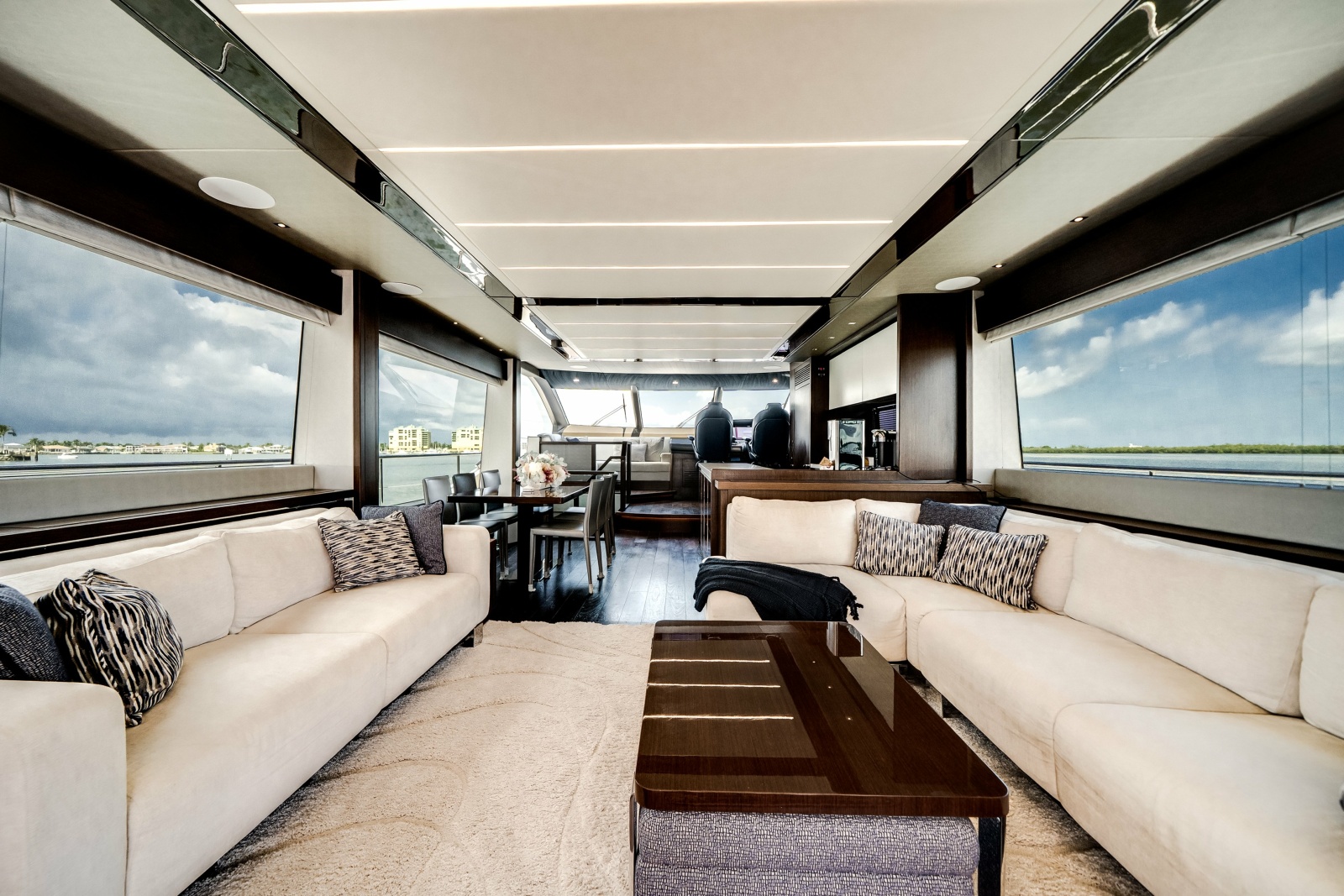 2019 Sunseeker 76 Flybridge