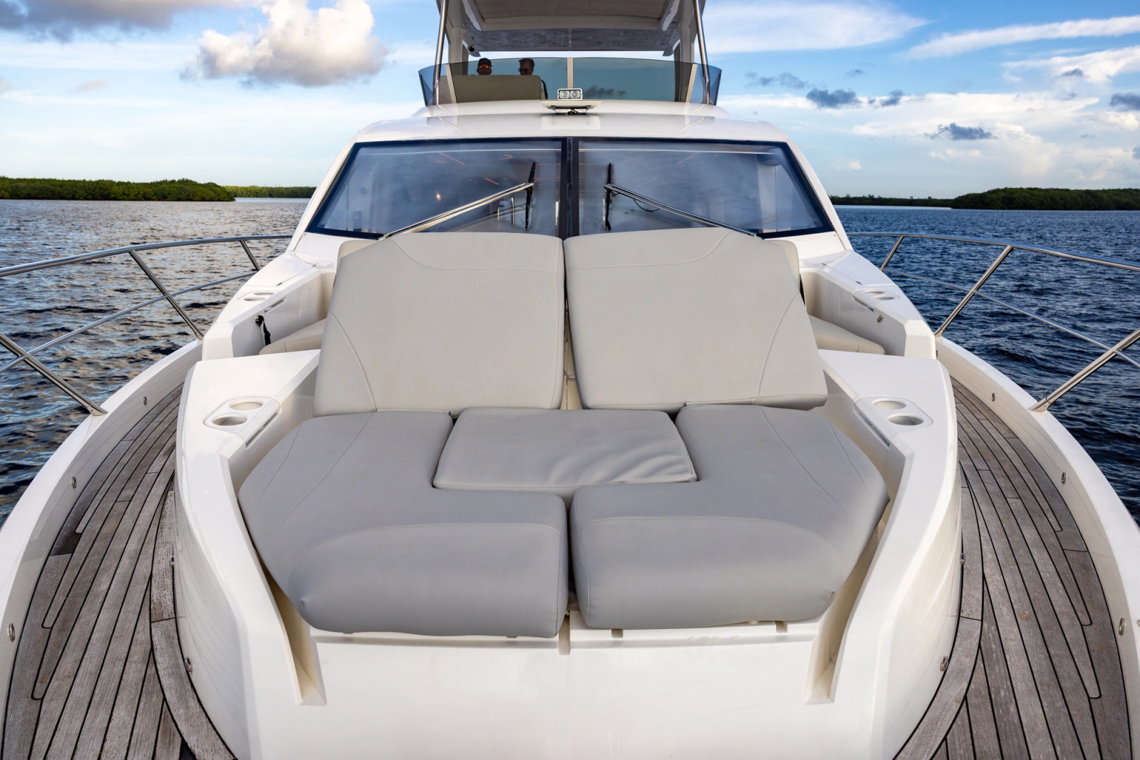 2022 Sunseeker Manhattan 68